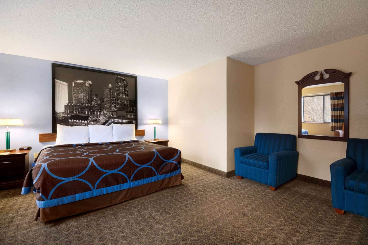 Super 8 by Wyndham Charlotte University