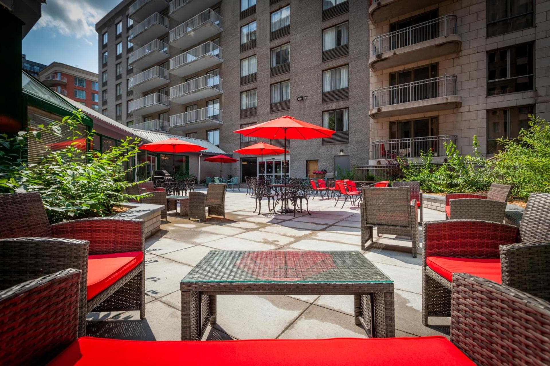 Le Nouvel Hotel