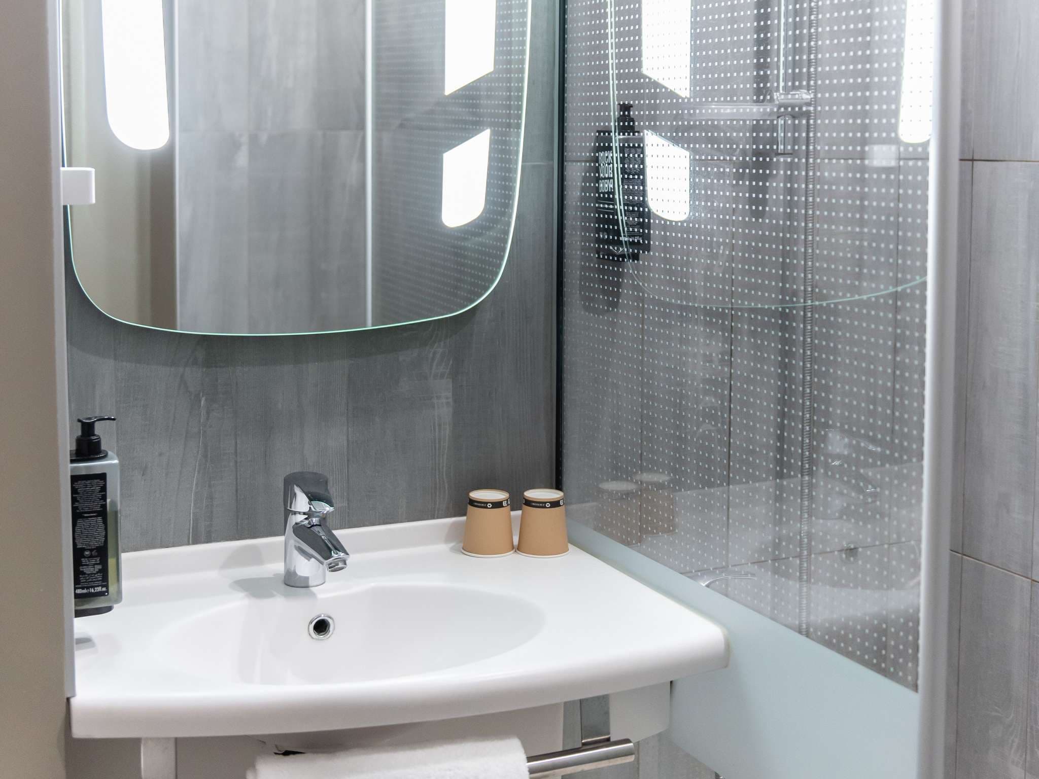 ibis Lyon North