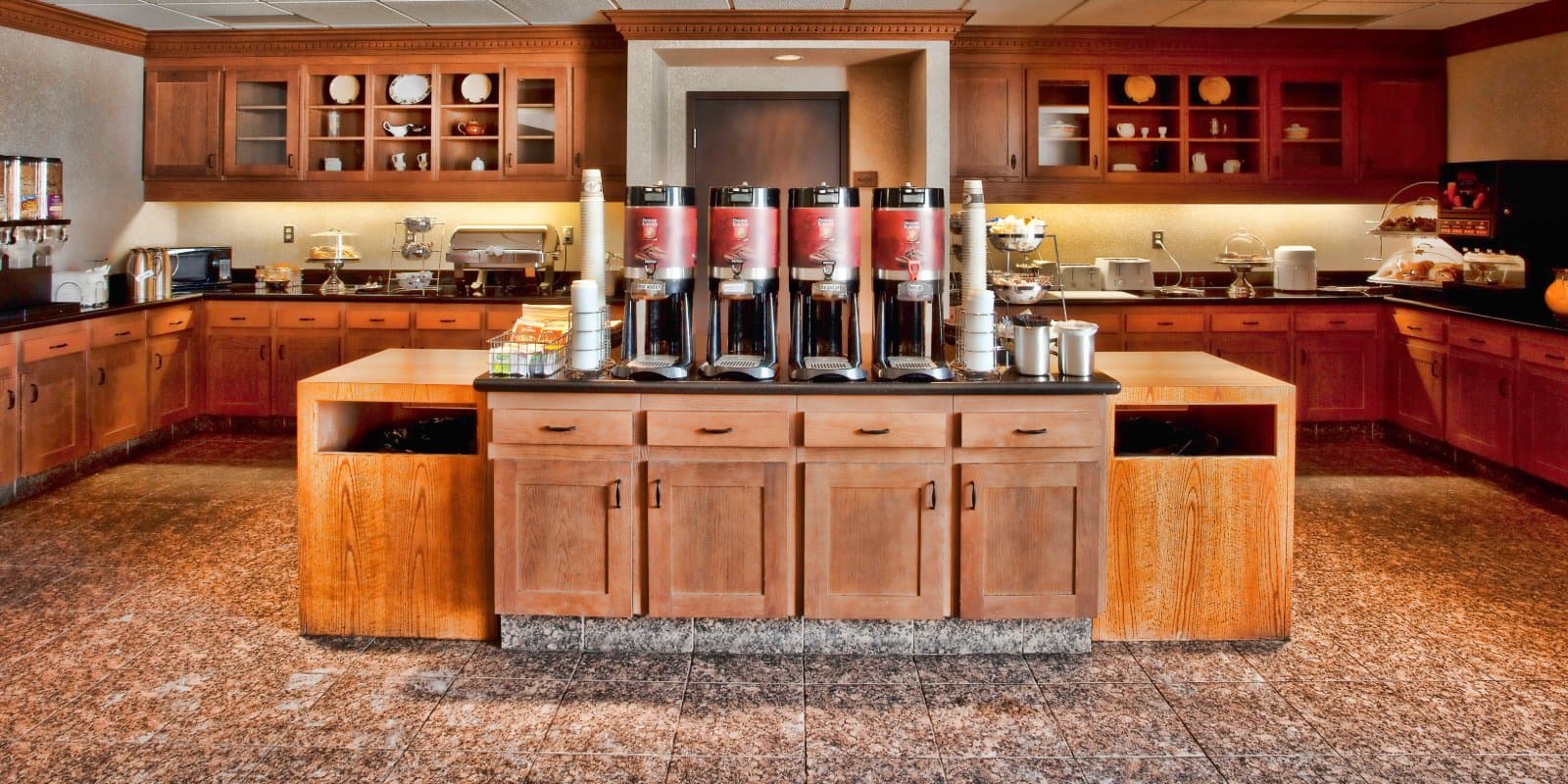 Humphry Inn & Suites