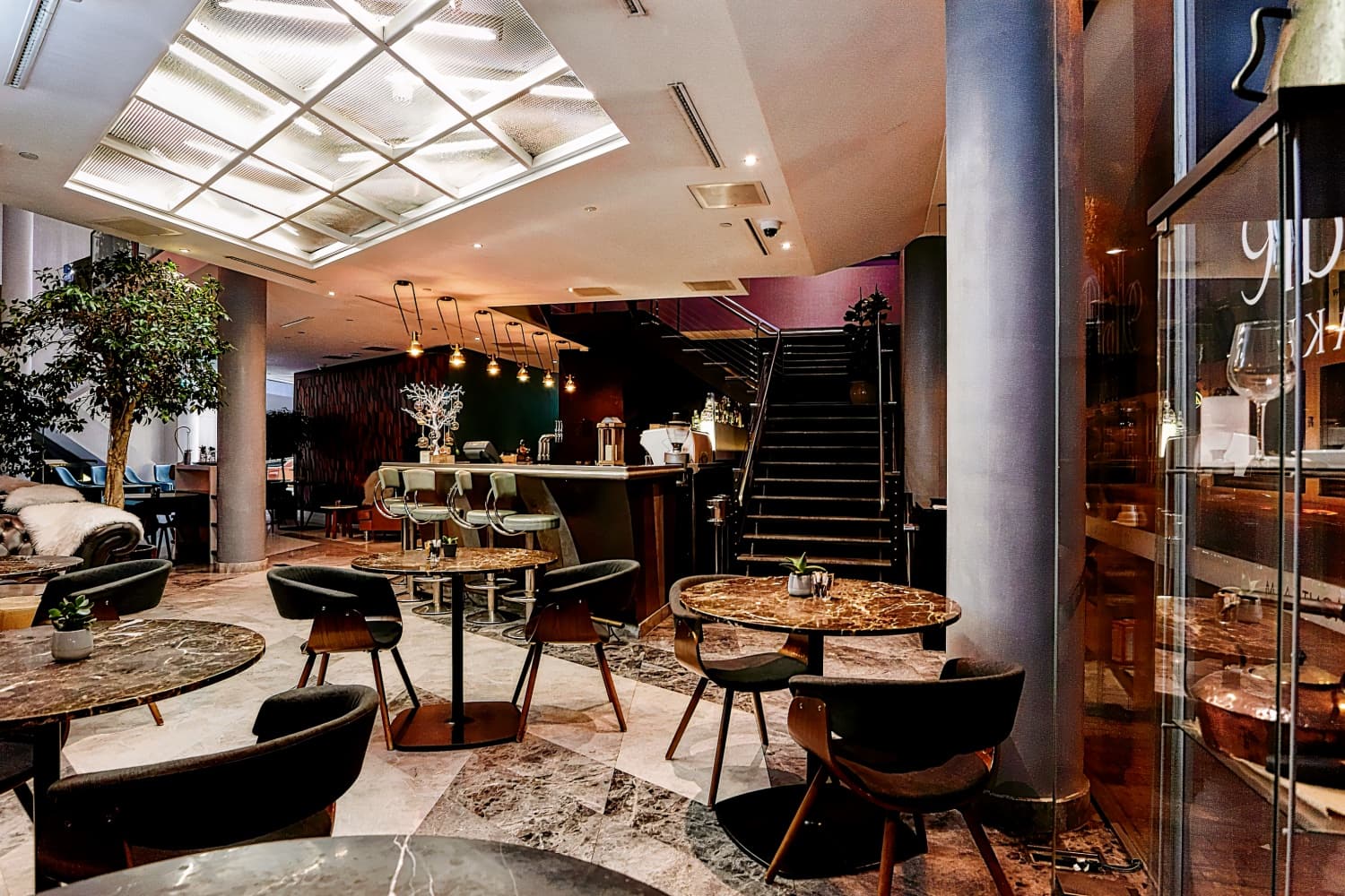 M by Montcalm