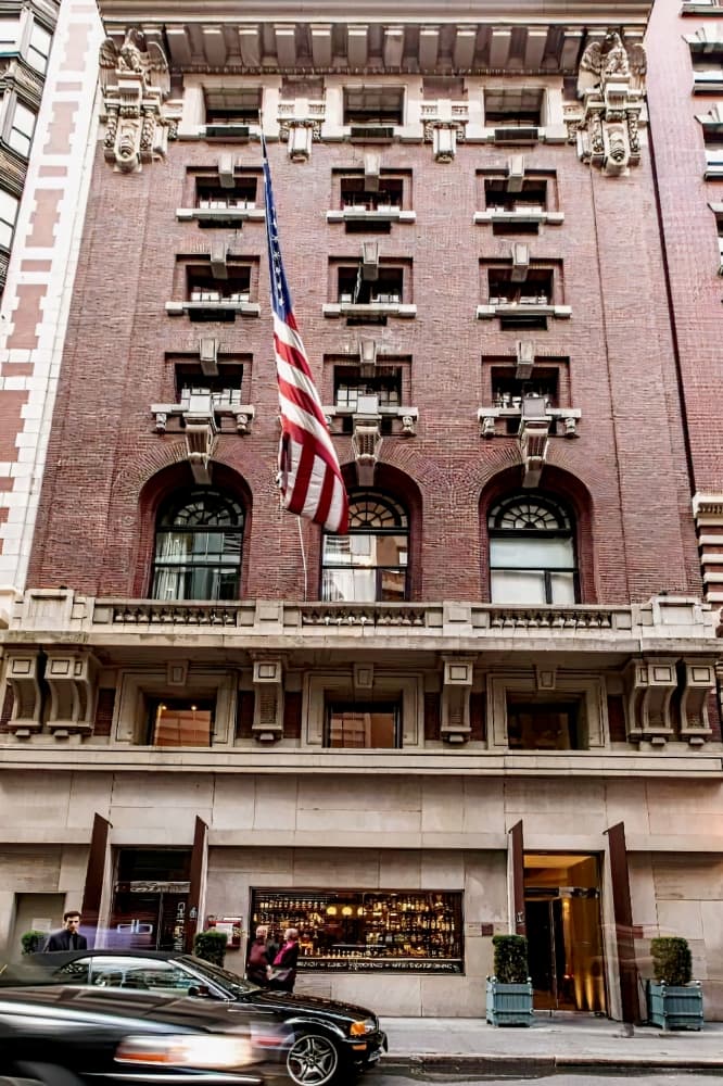 City Club Hotel