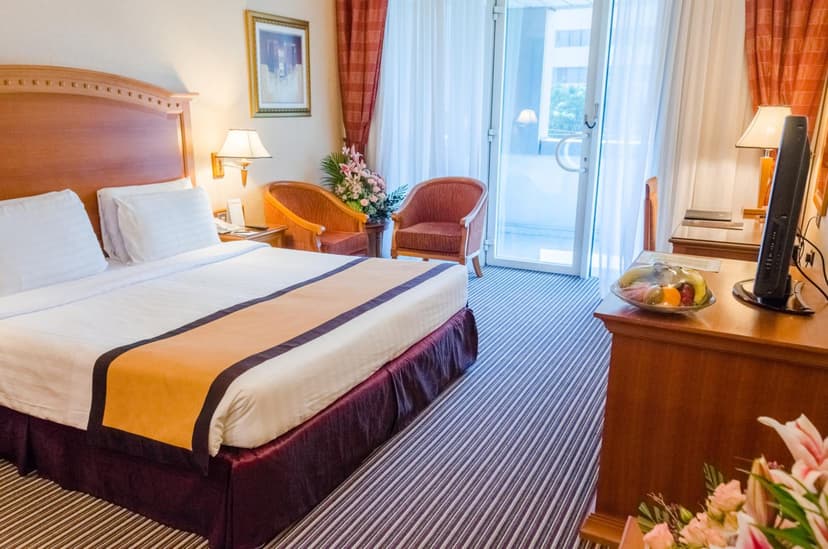 Avenue Hotel