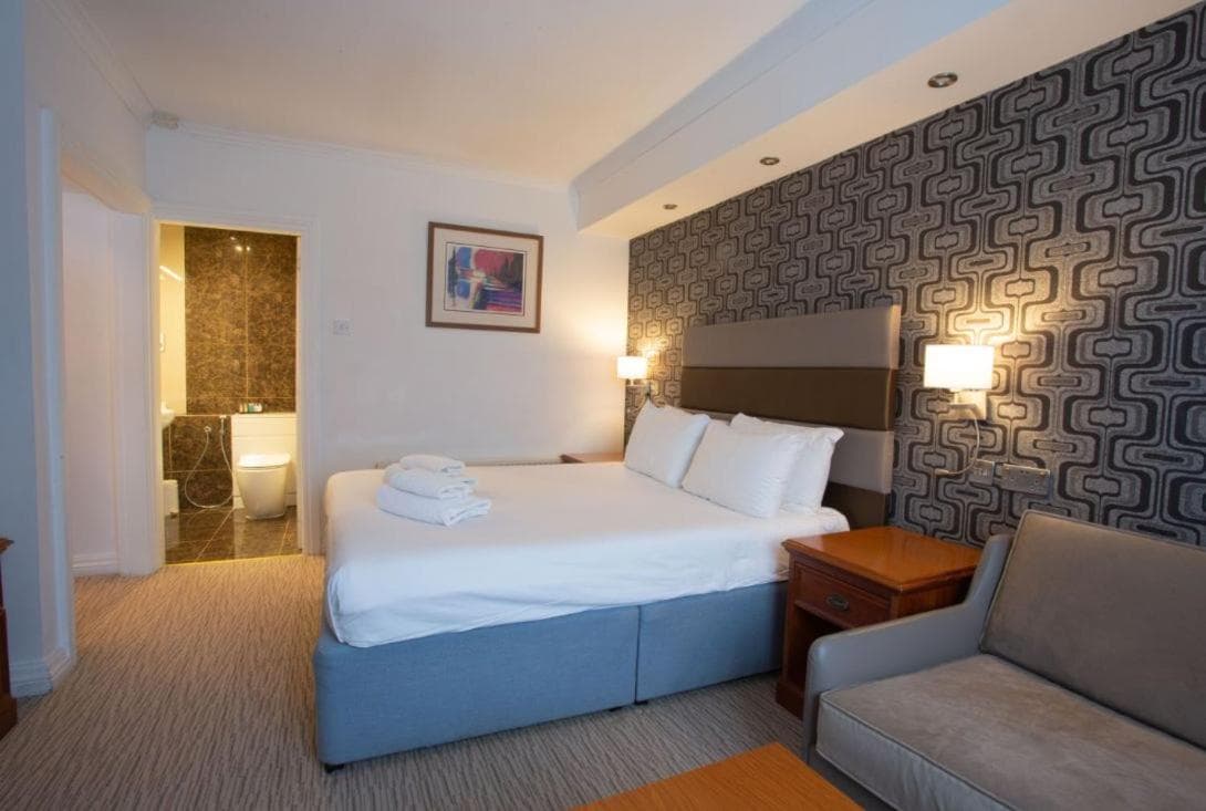 Tong Park Hotel