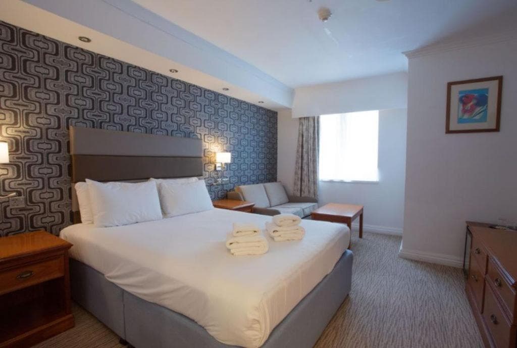 Tong Park Hotel