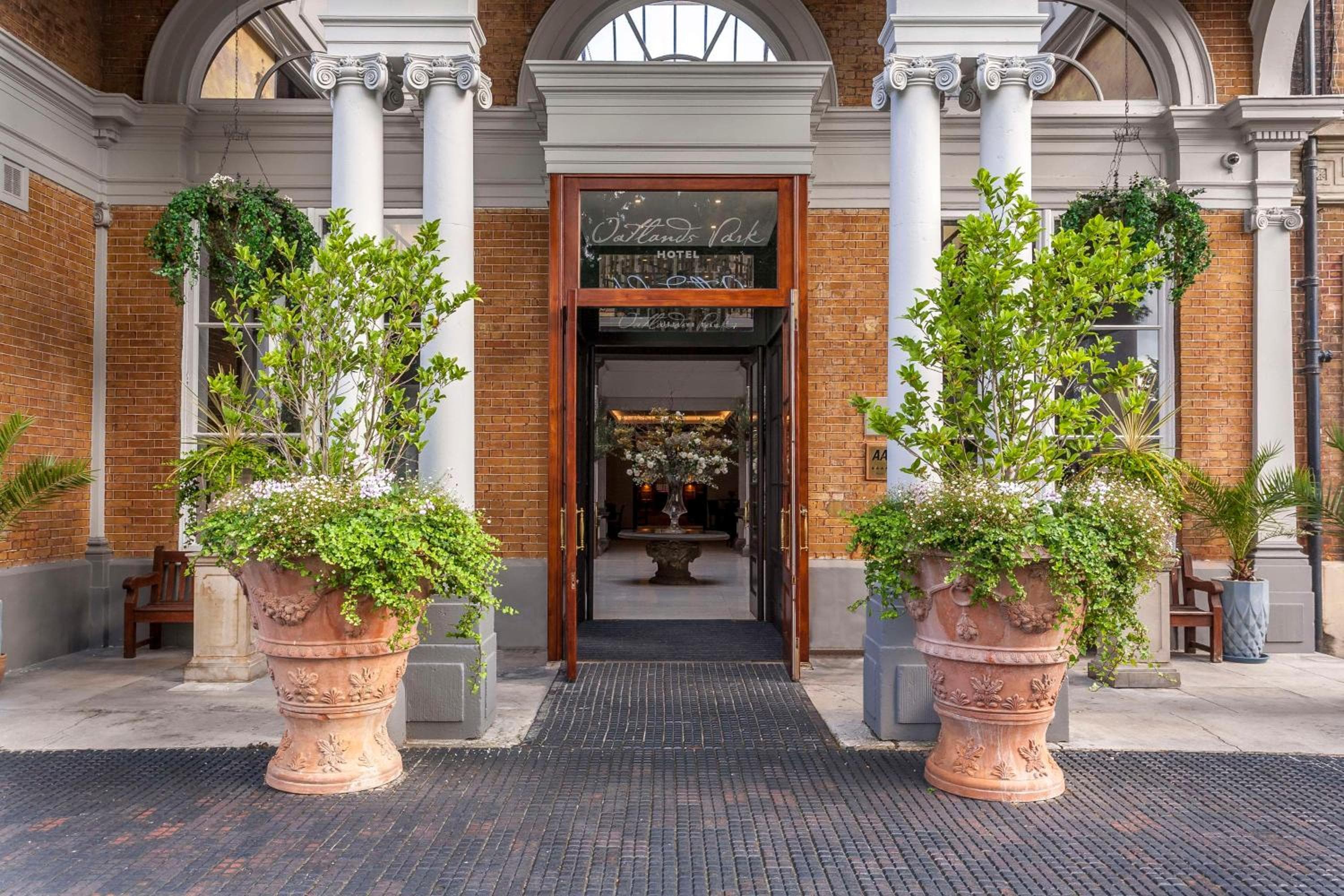 Oatlands Park Hotel