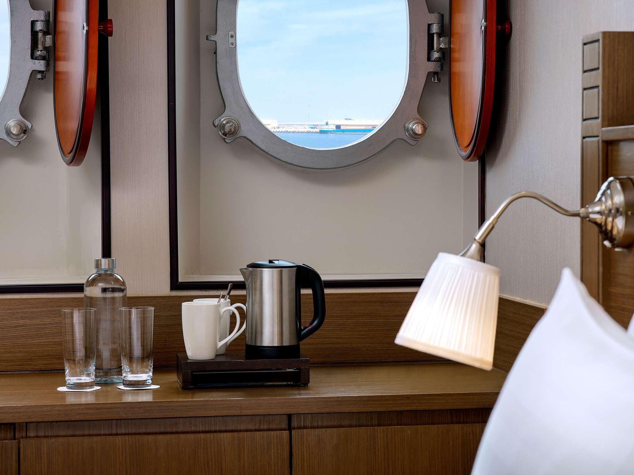 Queen Elizabeth 2