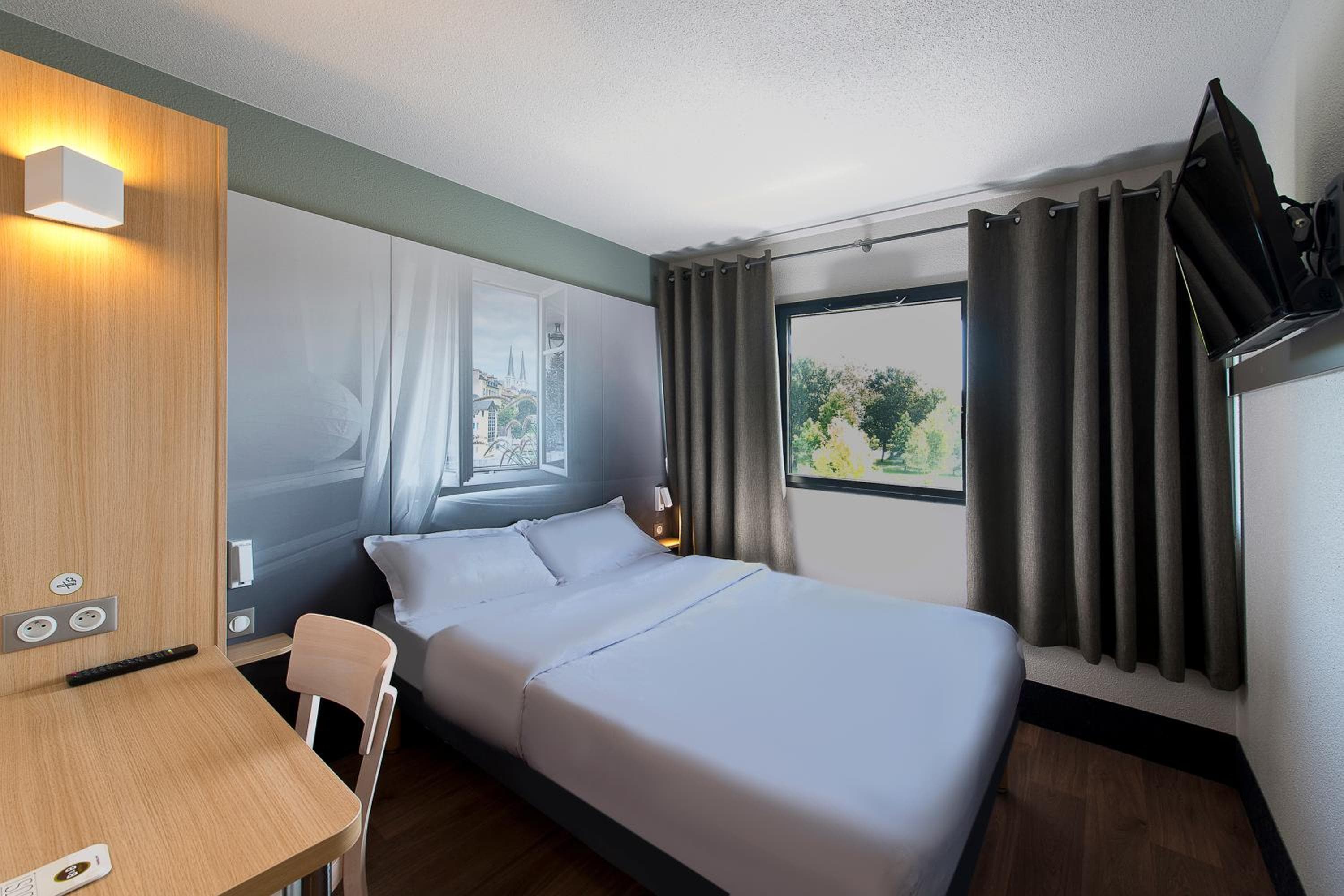 B&B HOTEL Pau Zénith