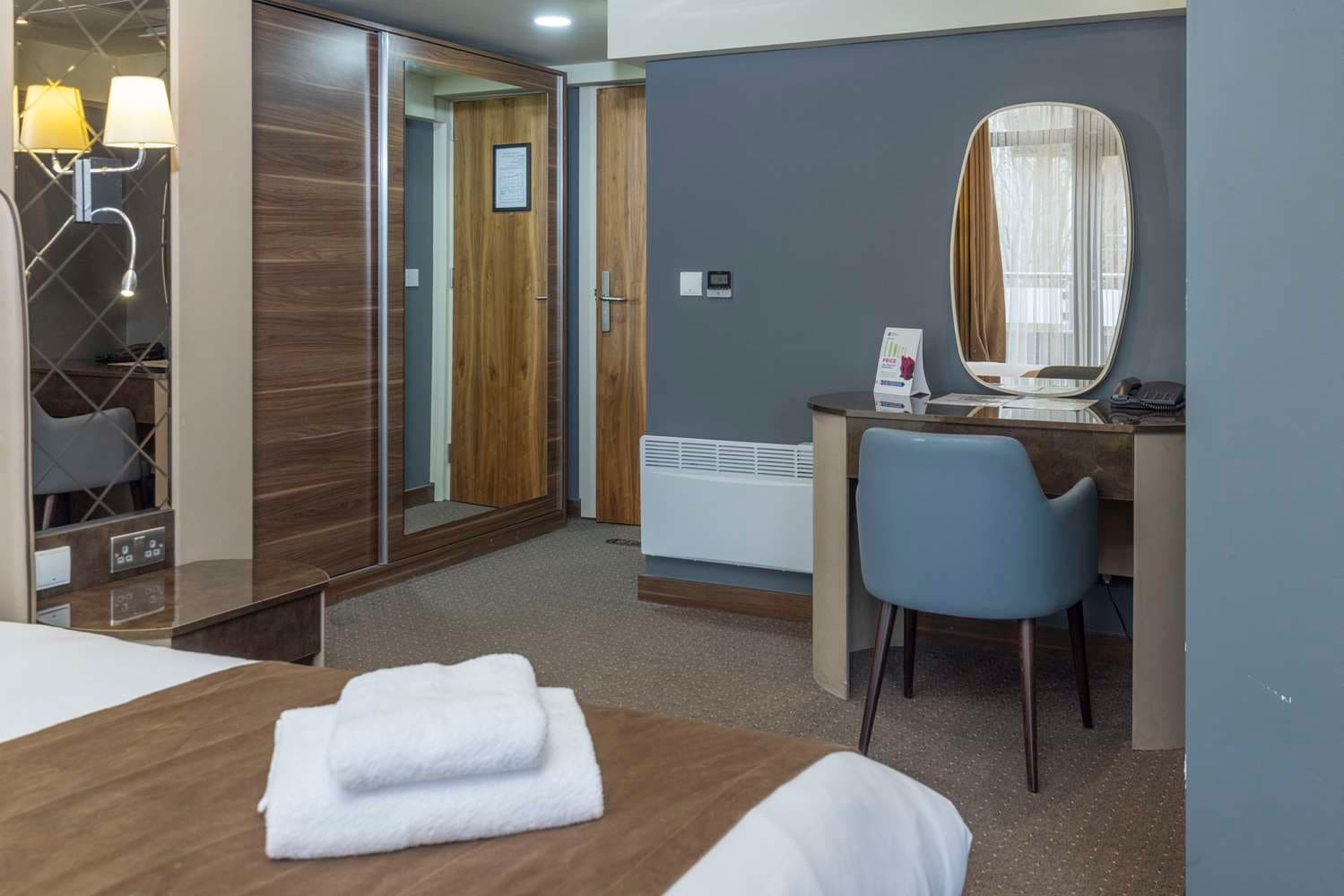 Putney Hotel