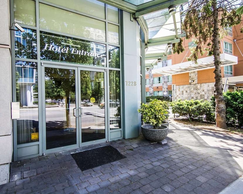 Comfort Hotel Vancouver Airport