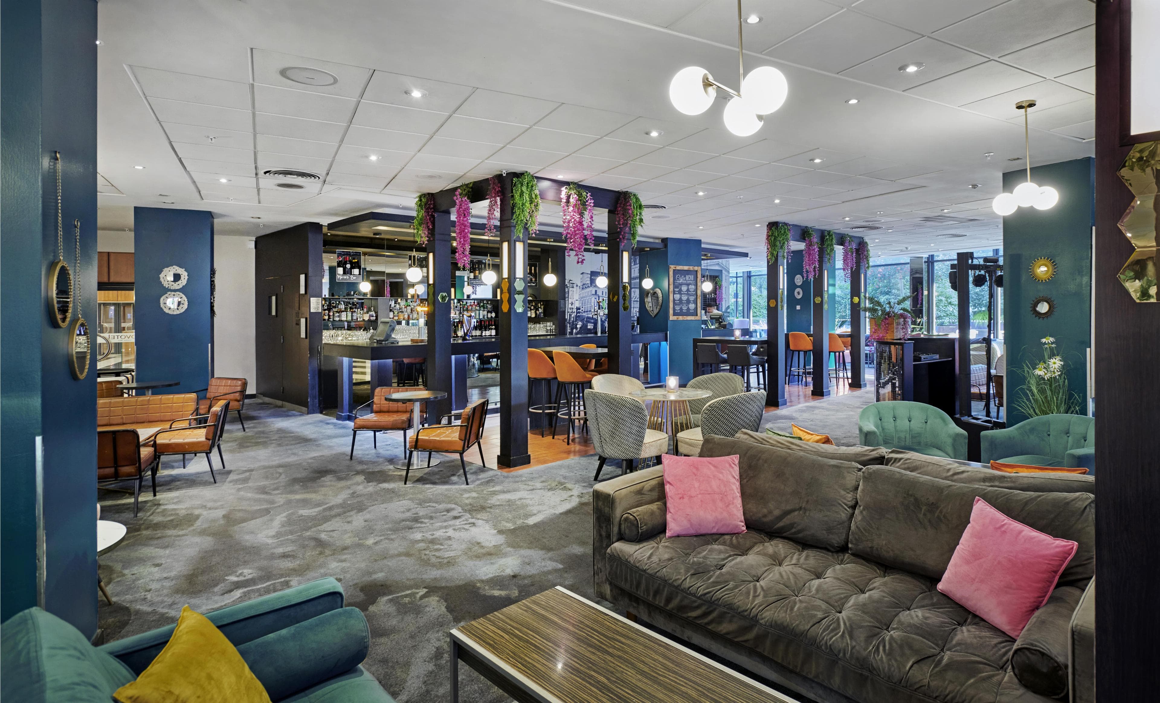 Novotel London West