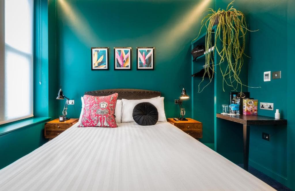 Hux Hotel