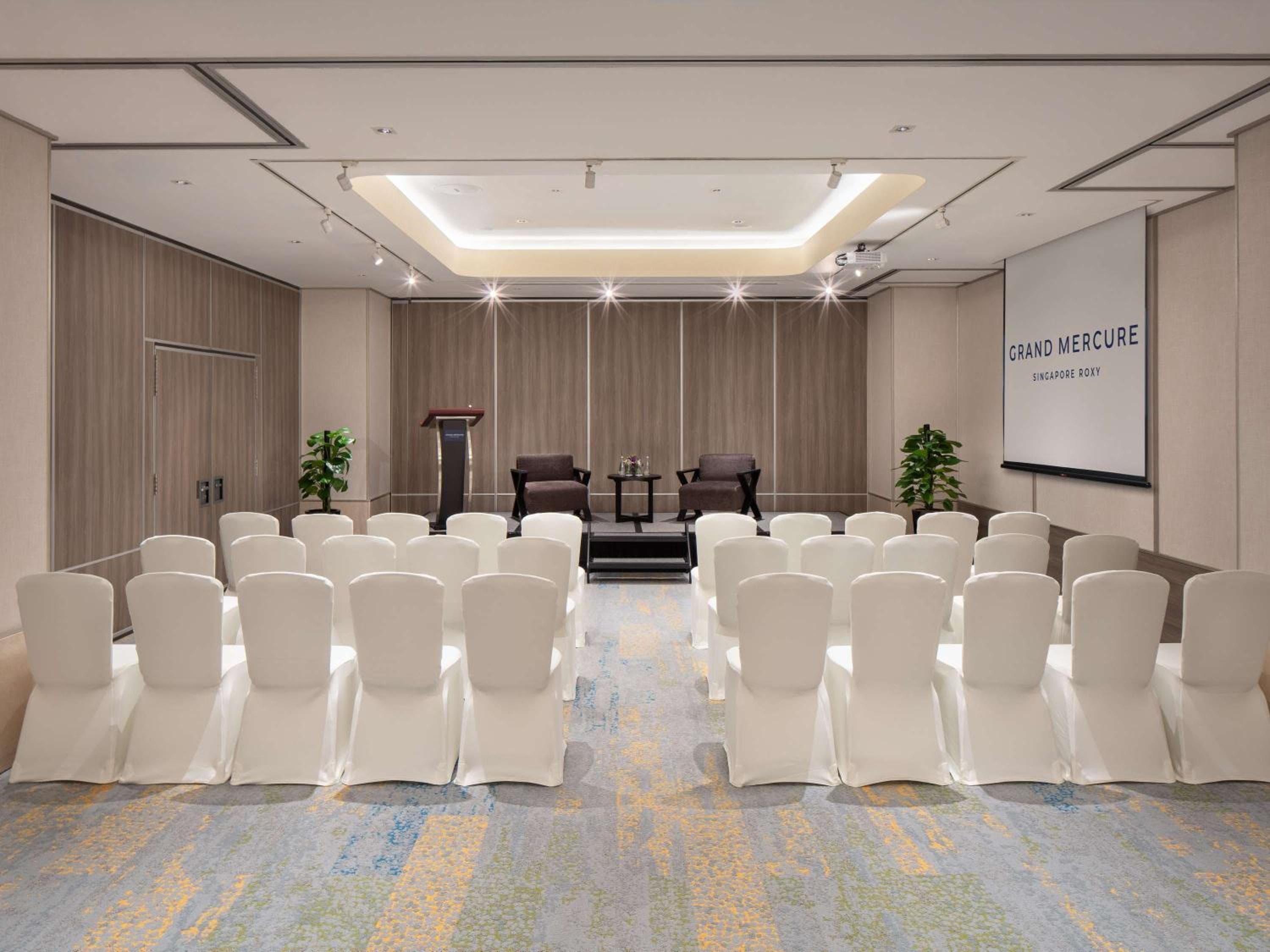 Grand Mercure Singapore Roxy