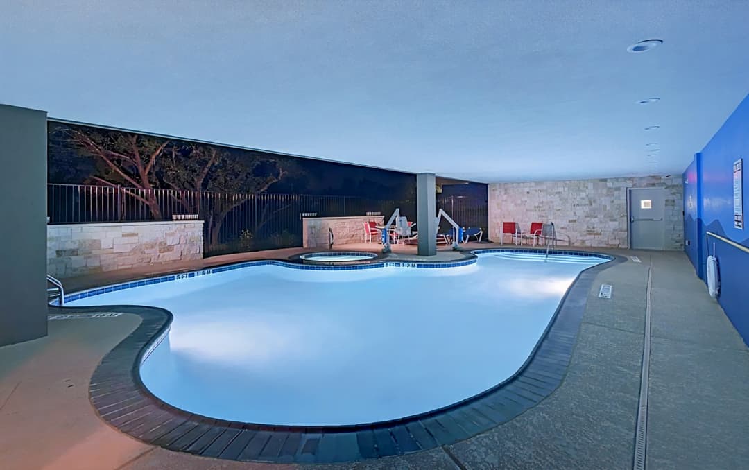 Holiday Inn Express & Suites Austin NW - Four Points