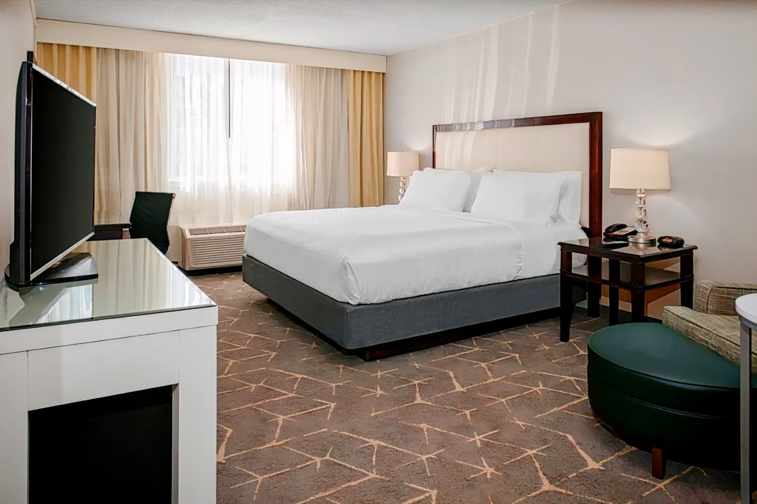 Holiday Inn & Suites Marlborough