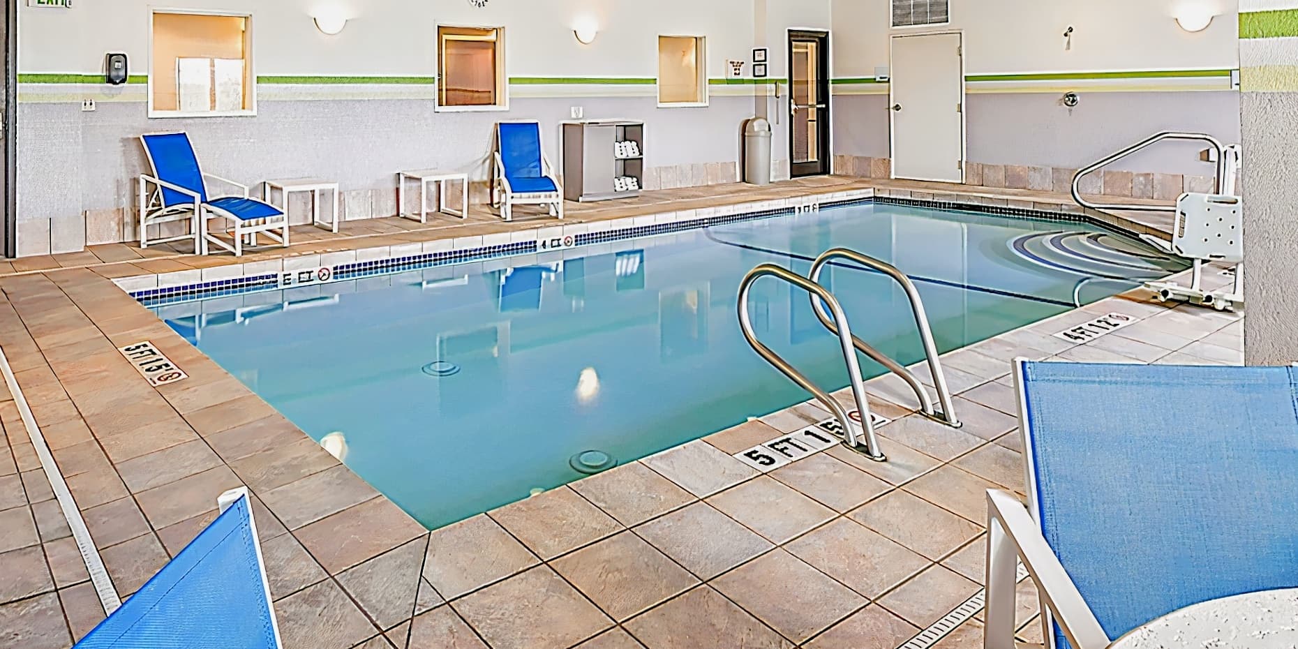 Holiday Inn Express Manchester Airport