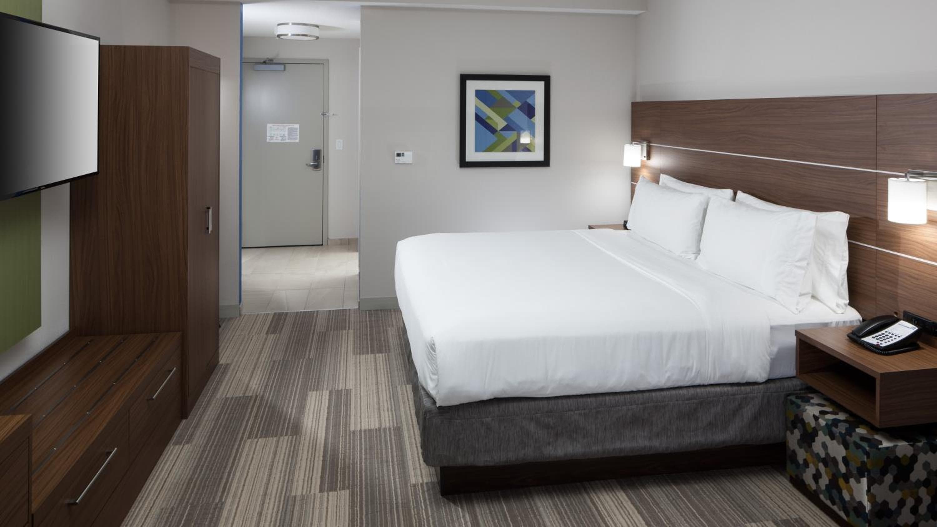 Holiday Inn Express & Suites Orlando At Seaworld, an IHG Hotel