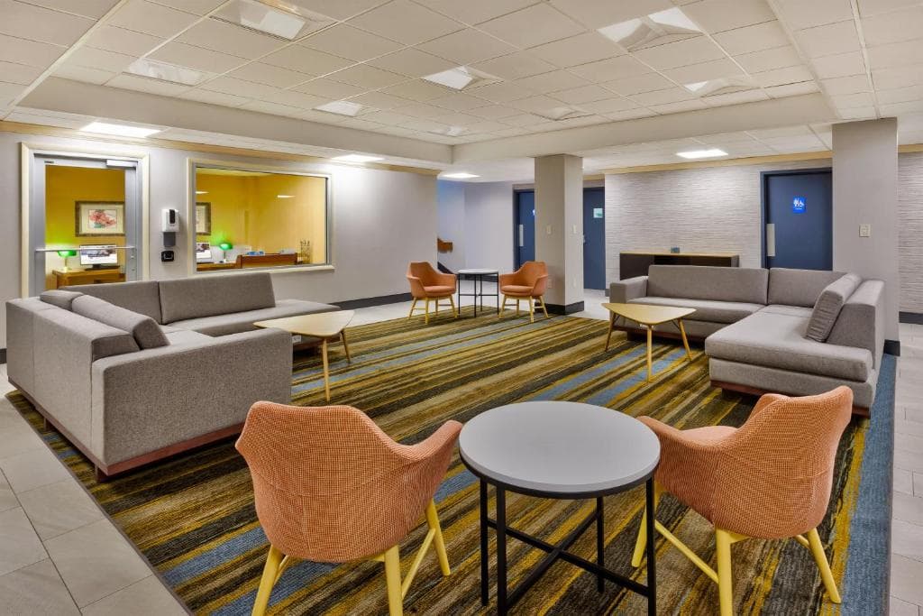 Holiday Inn Westbury – Long Island