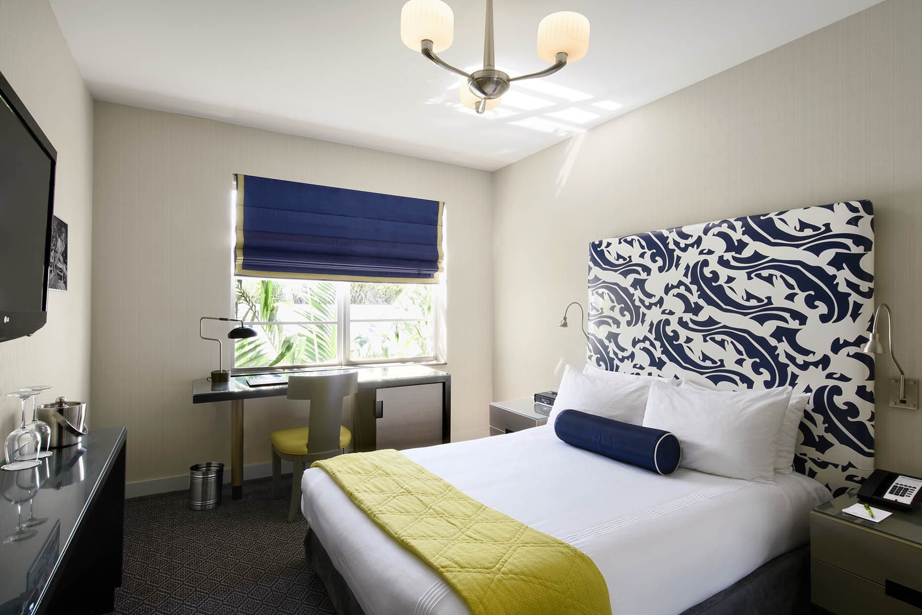 Hotel Breakwater South Beach