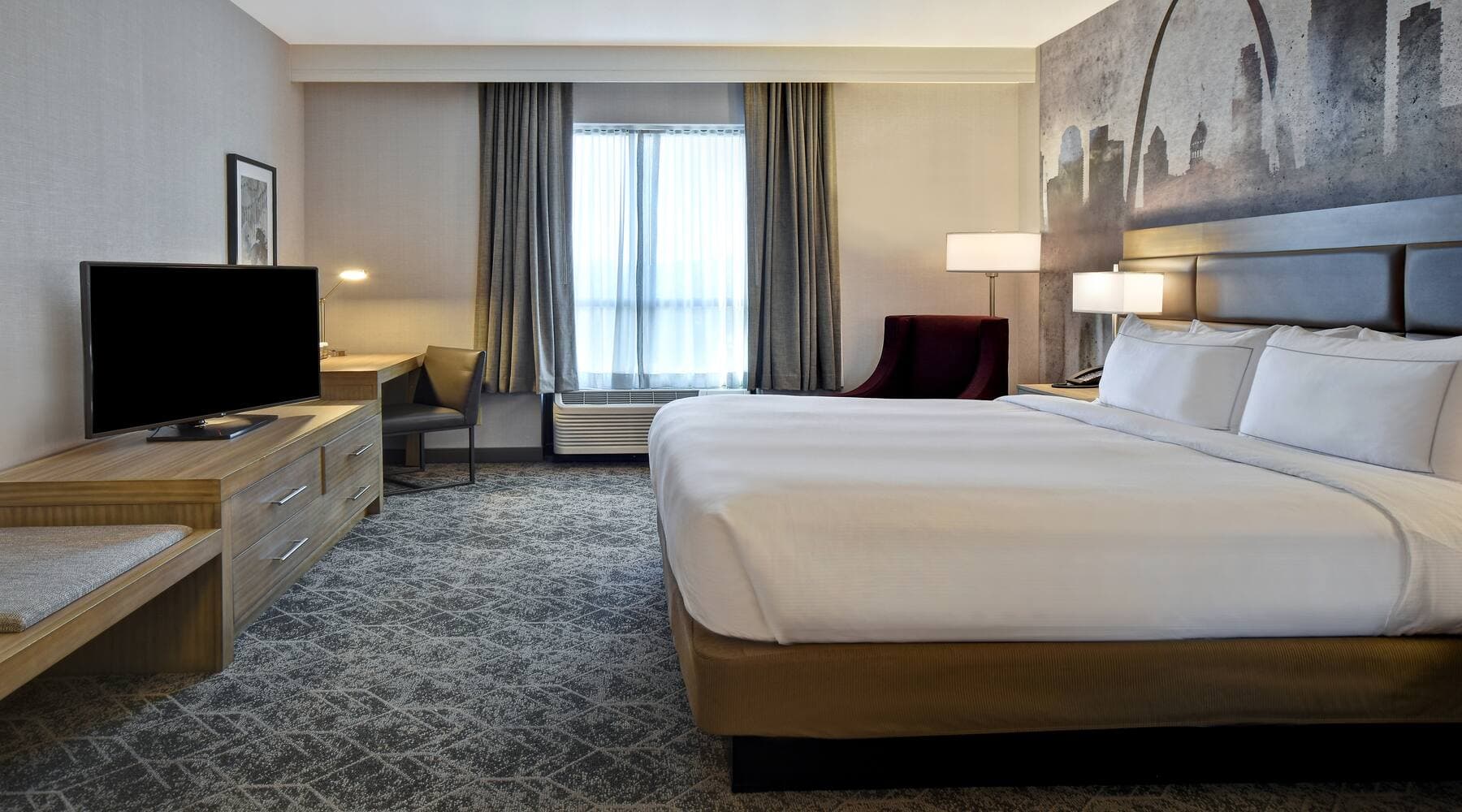 DoubleTree by Hilton St. Louis Airport