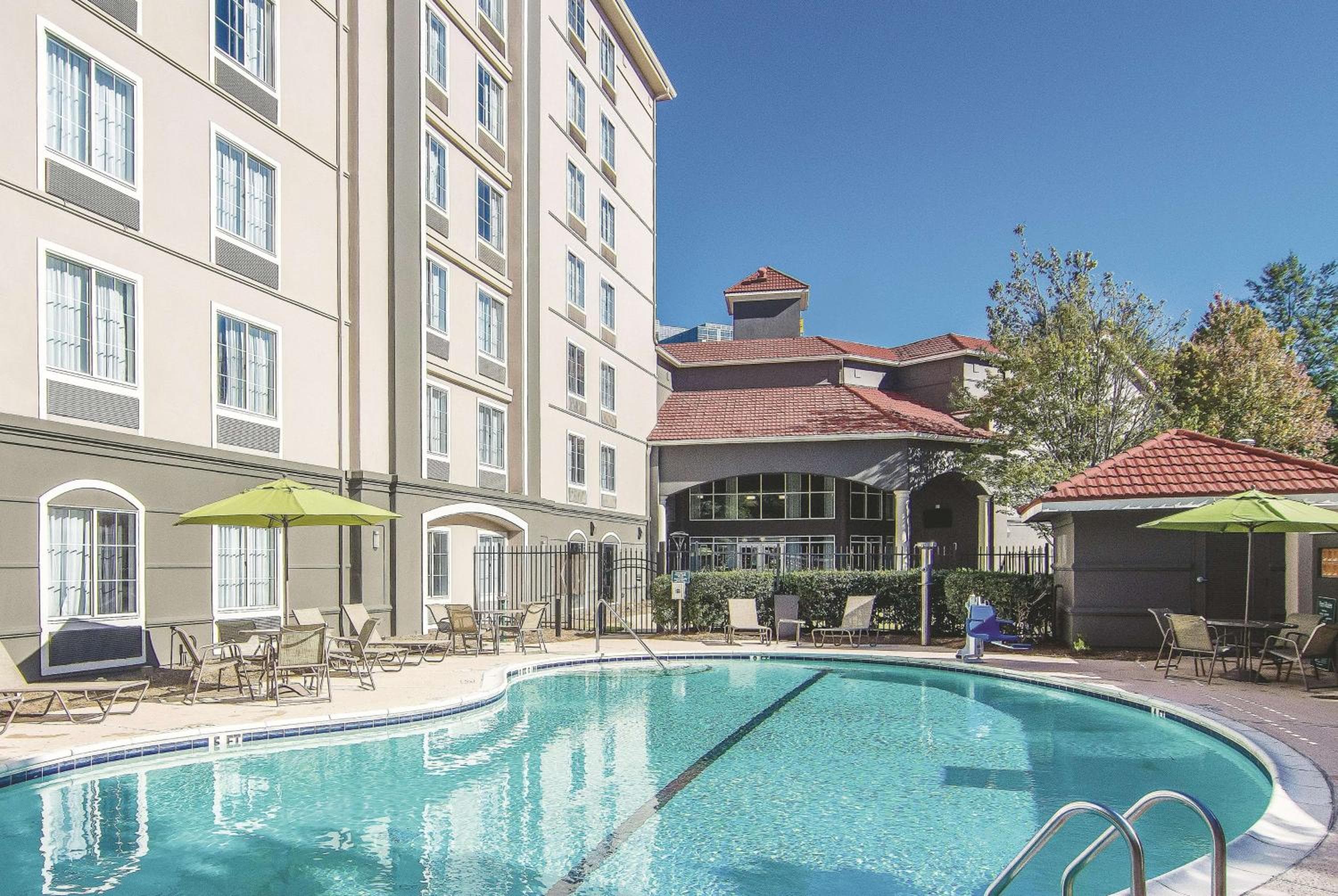 La Quinta Inn and Suites by Wyndham Atlanta Perimeter Medical