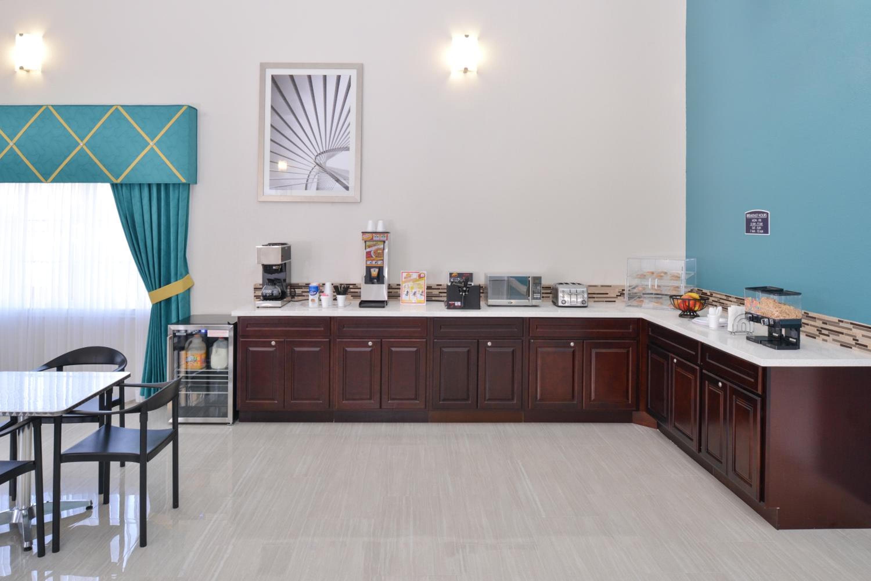 Regency Inn & Suites- NW Houston