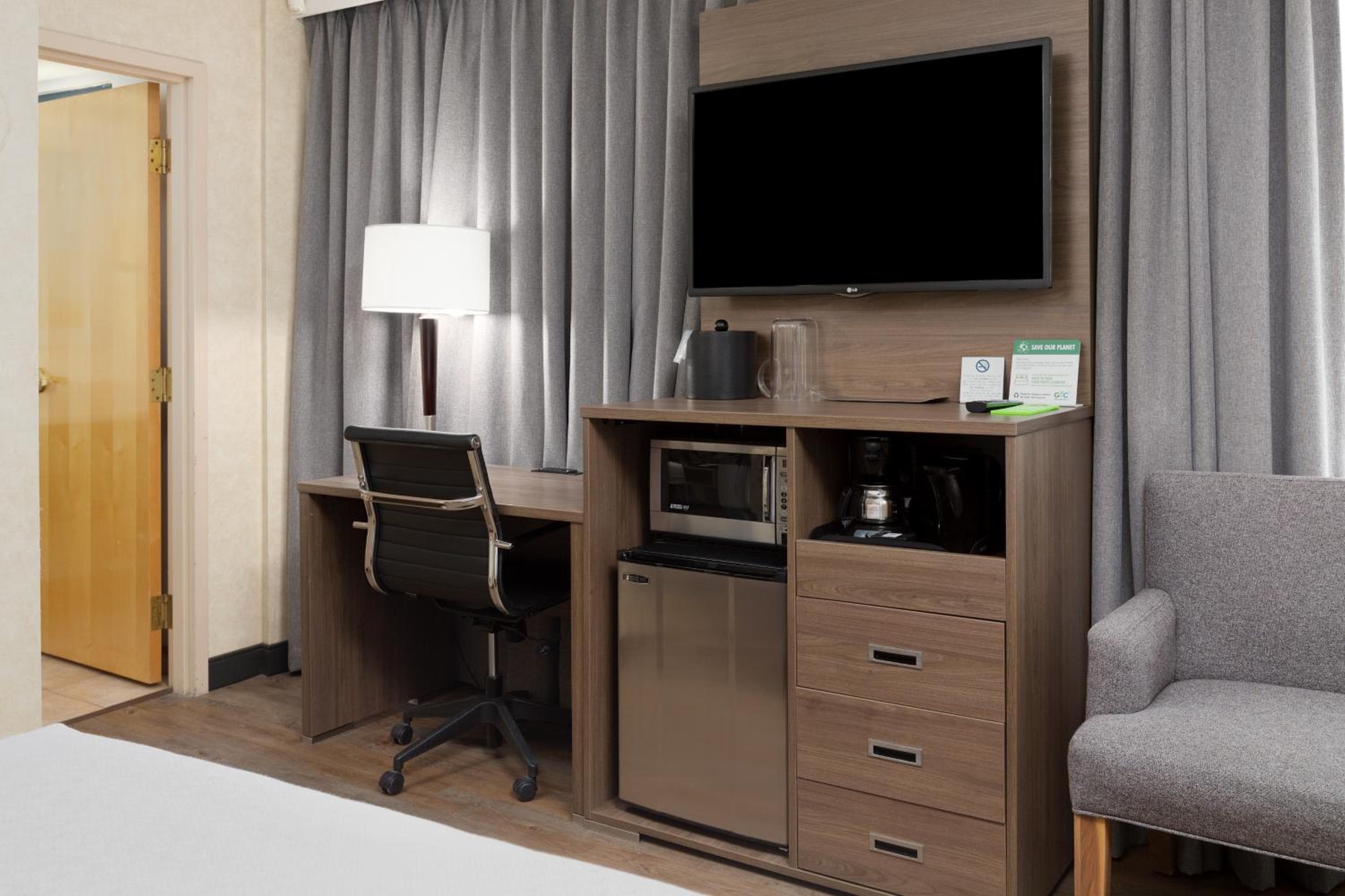 Grand Park Hotel & Suites Downtown Vancouver