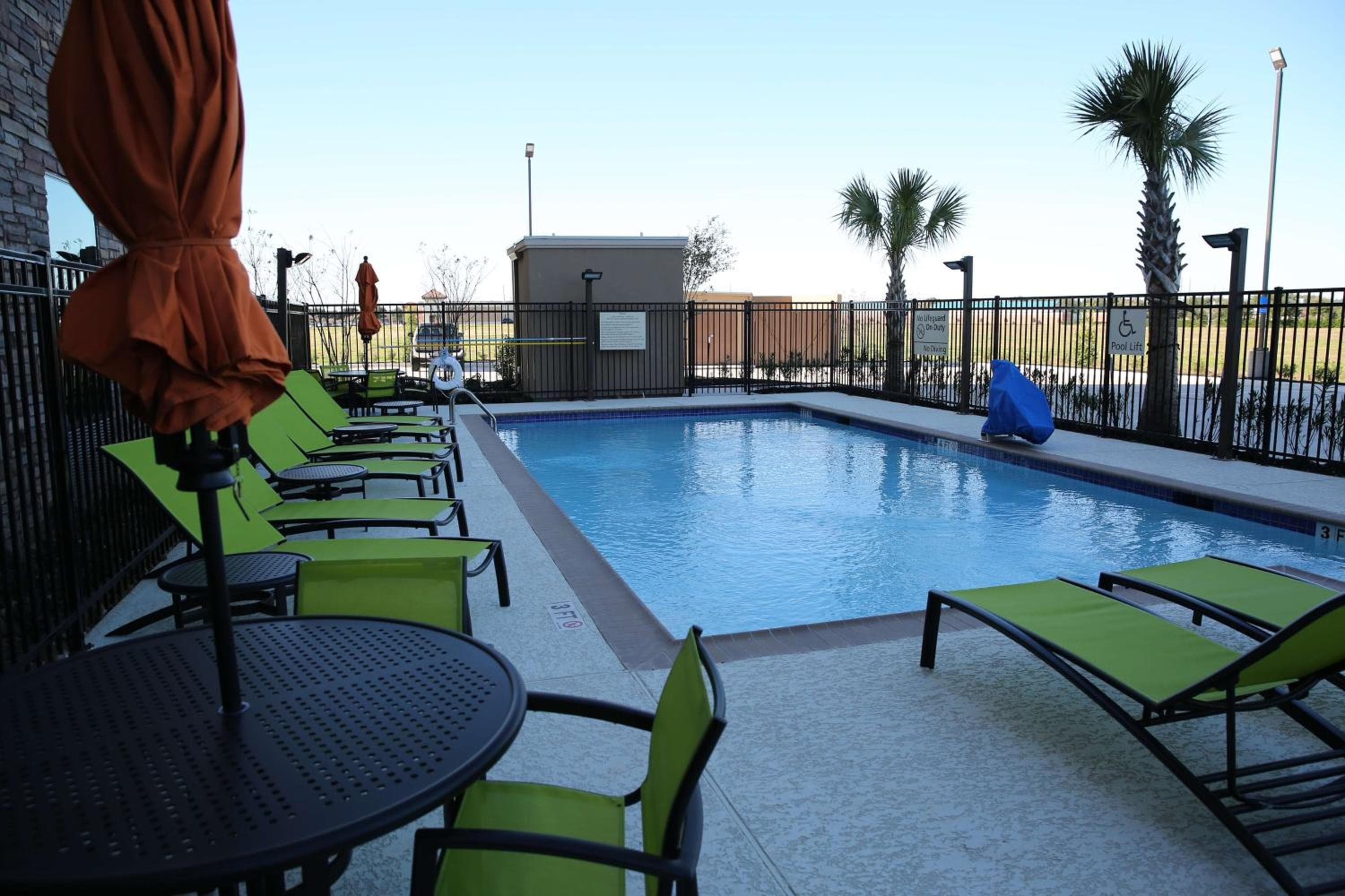 Hampton Inn and Suites Missouri City