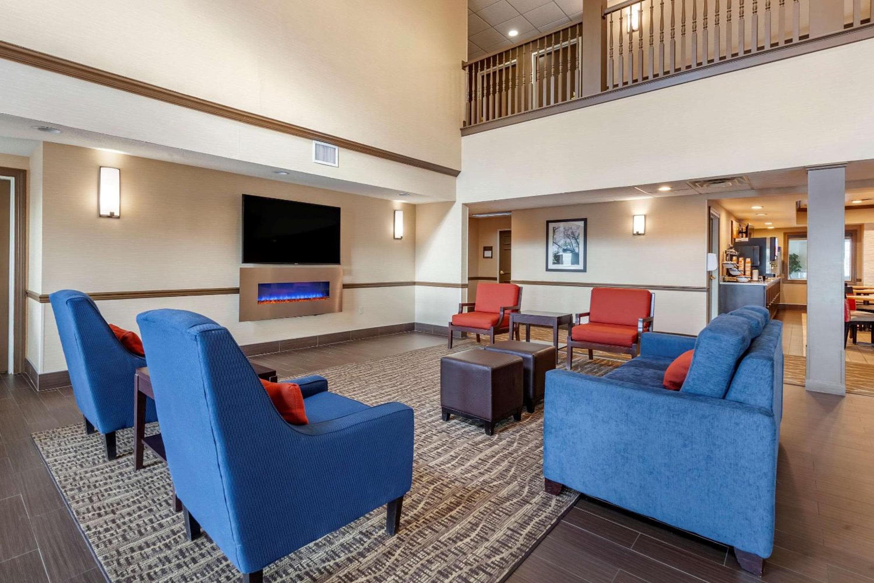 Comfort Inn & Suites Geneva - West Chicago