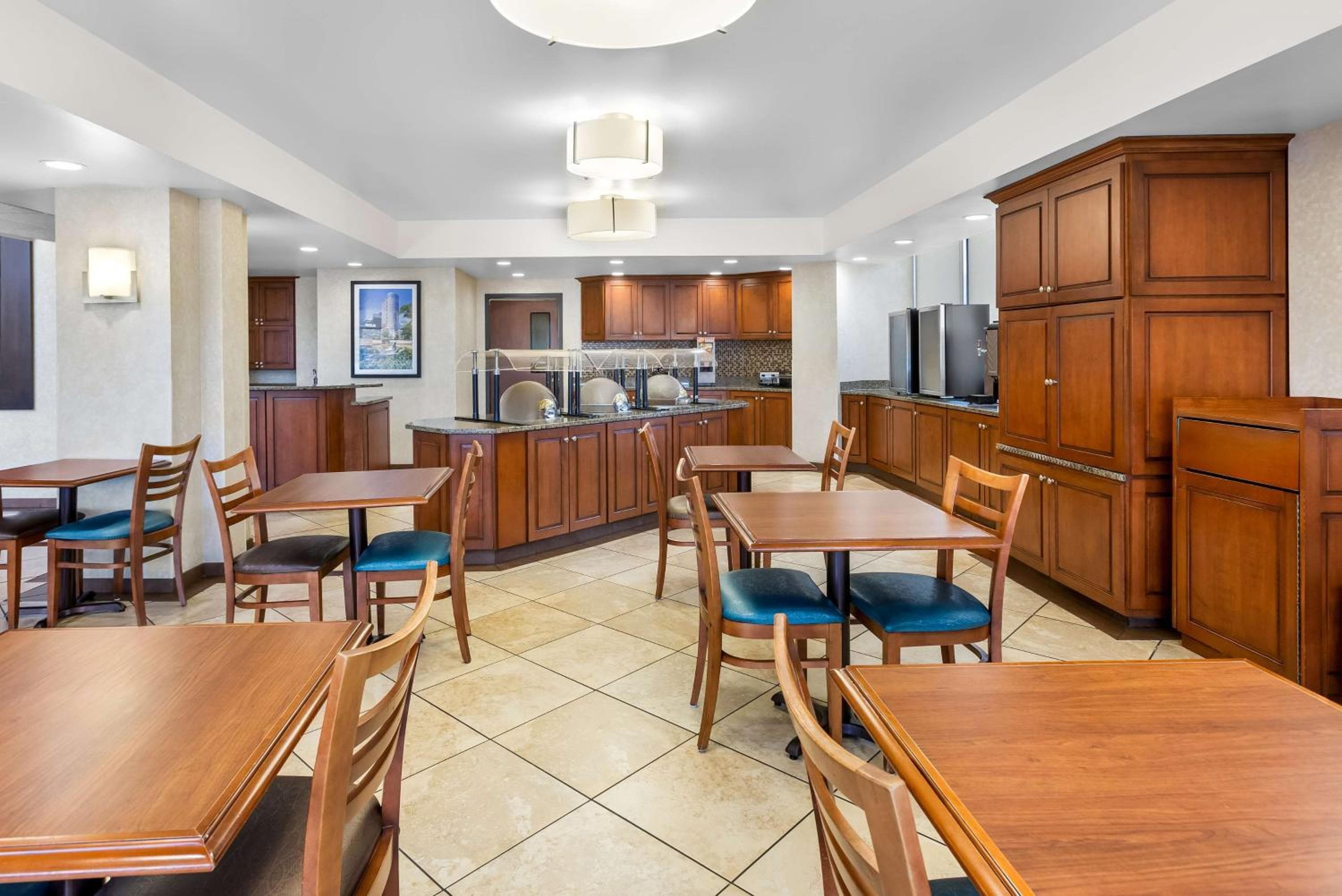 Sonesta Essential Houston Hobby Airport