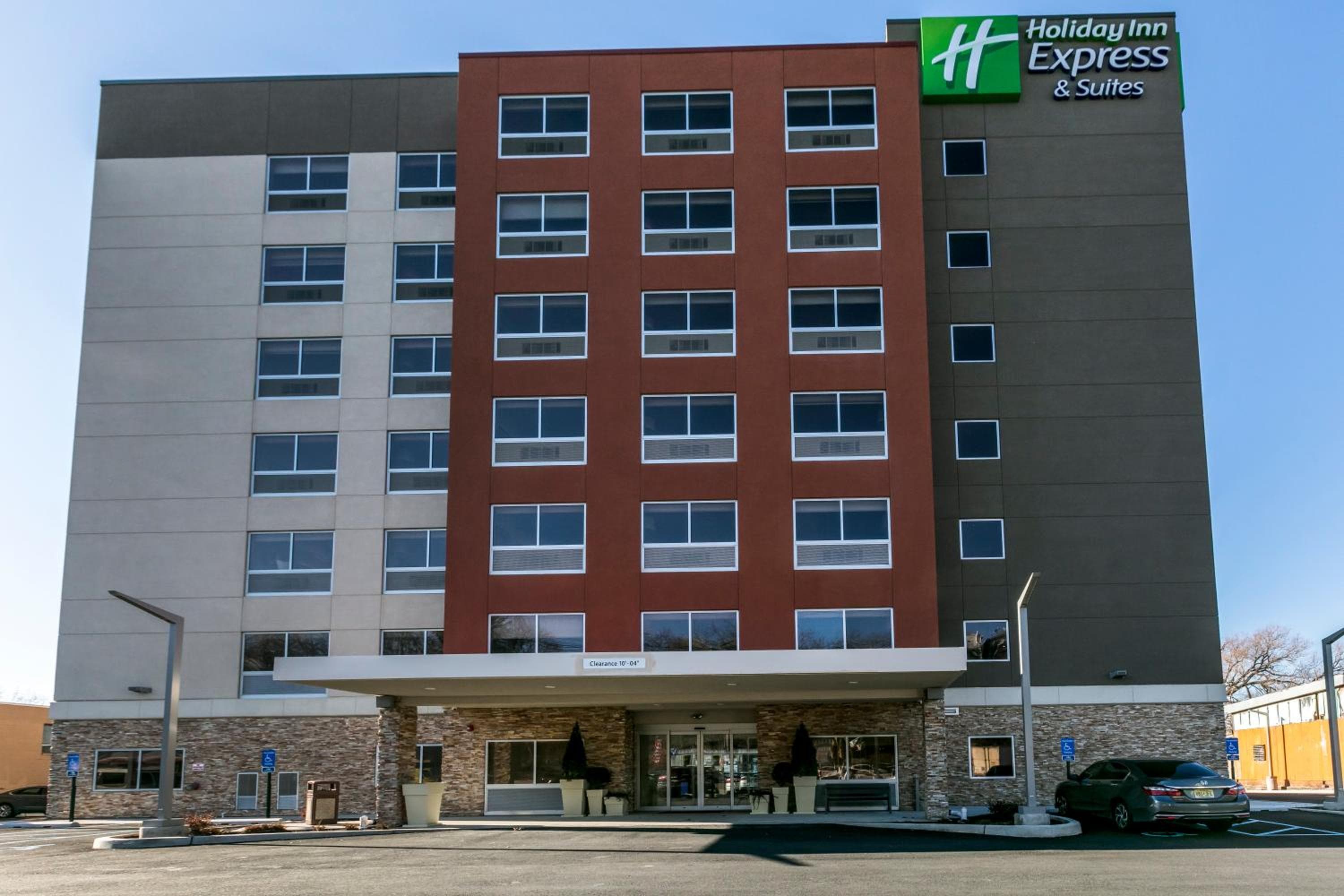 Holiday Inn Express & Suites Jersey City North - Hoboken by IHG