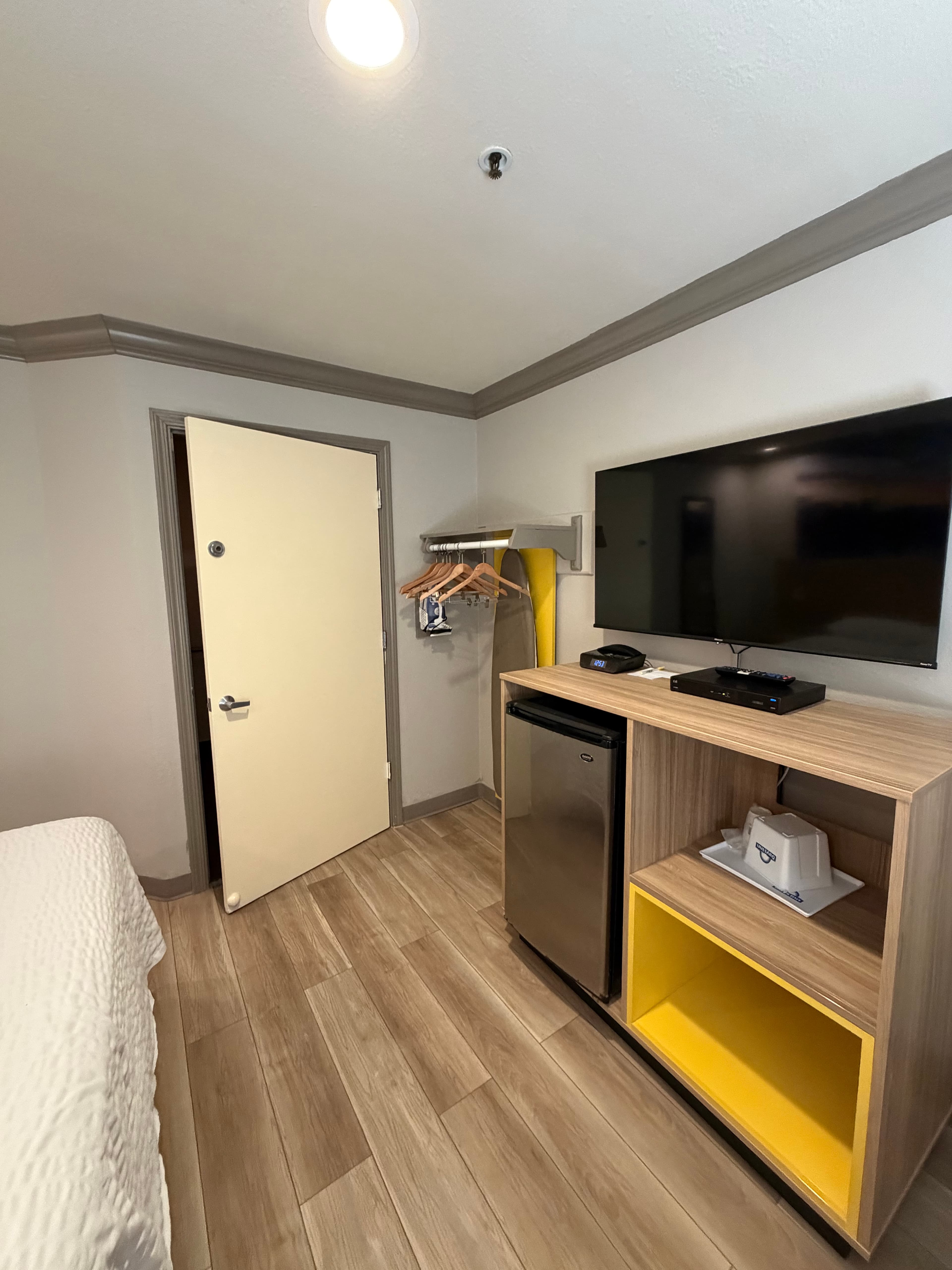 Days Inn by Wyndham San Francisco S/Oyster Point Airport