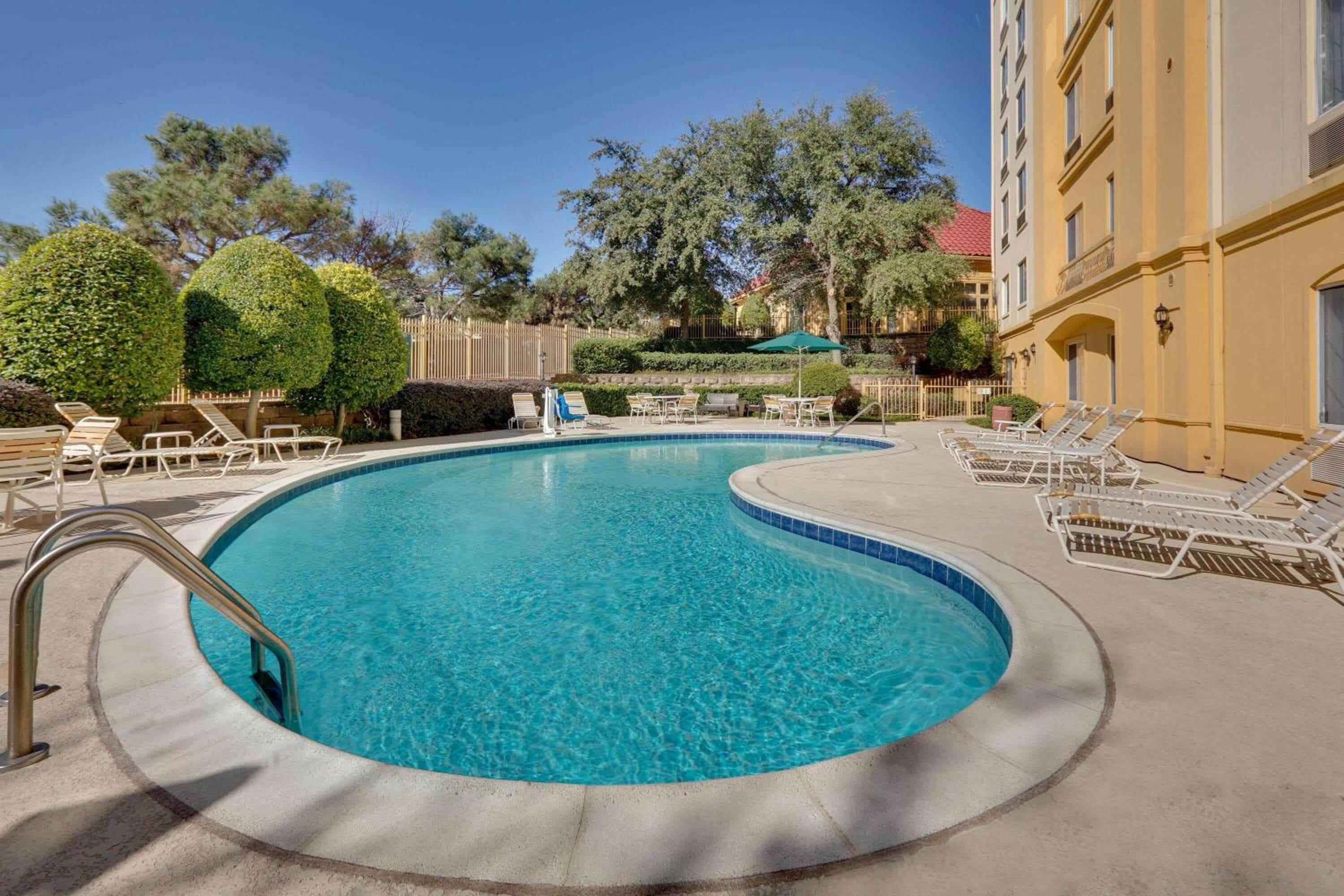LaQuinta By Wyndham Dallas Arlington South