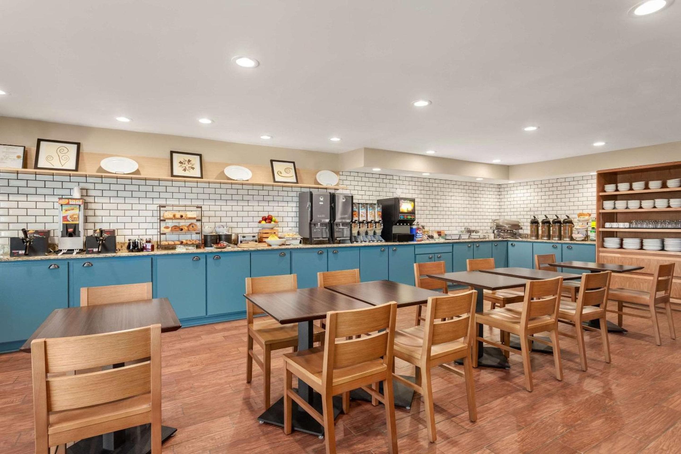 Country Inn & Suites by Radisson, Ames, IA