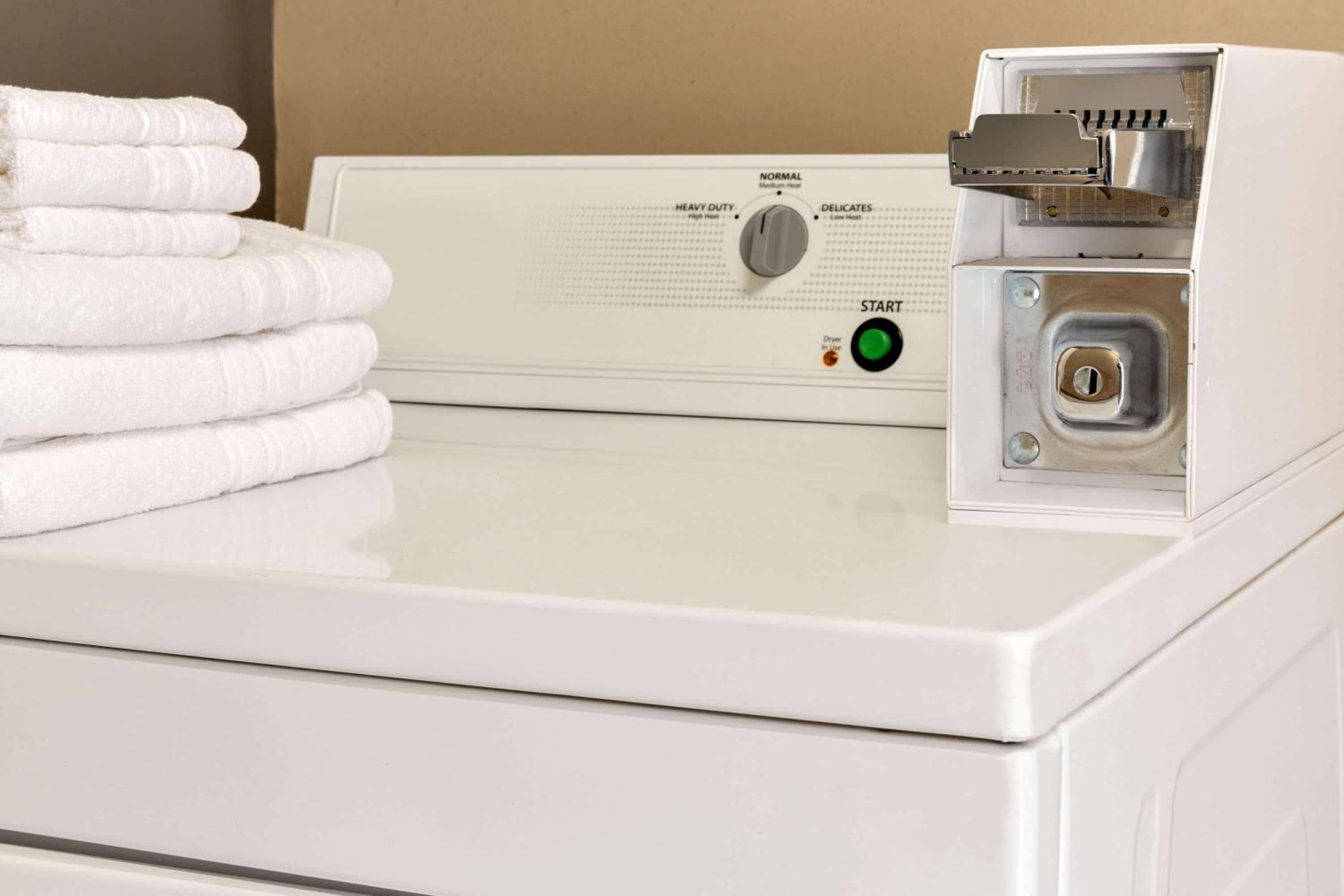 Super 8 by Wyndham Universal City