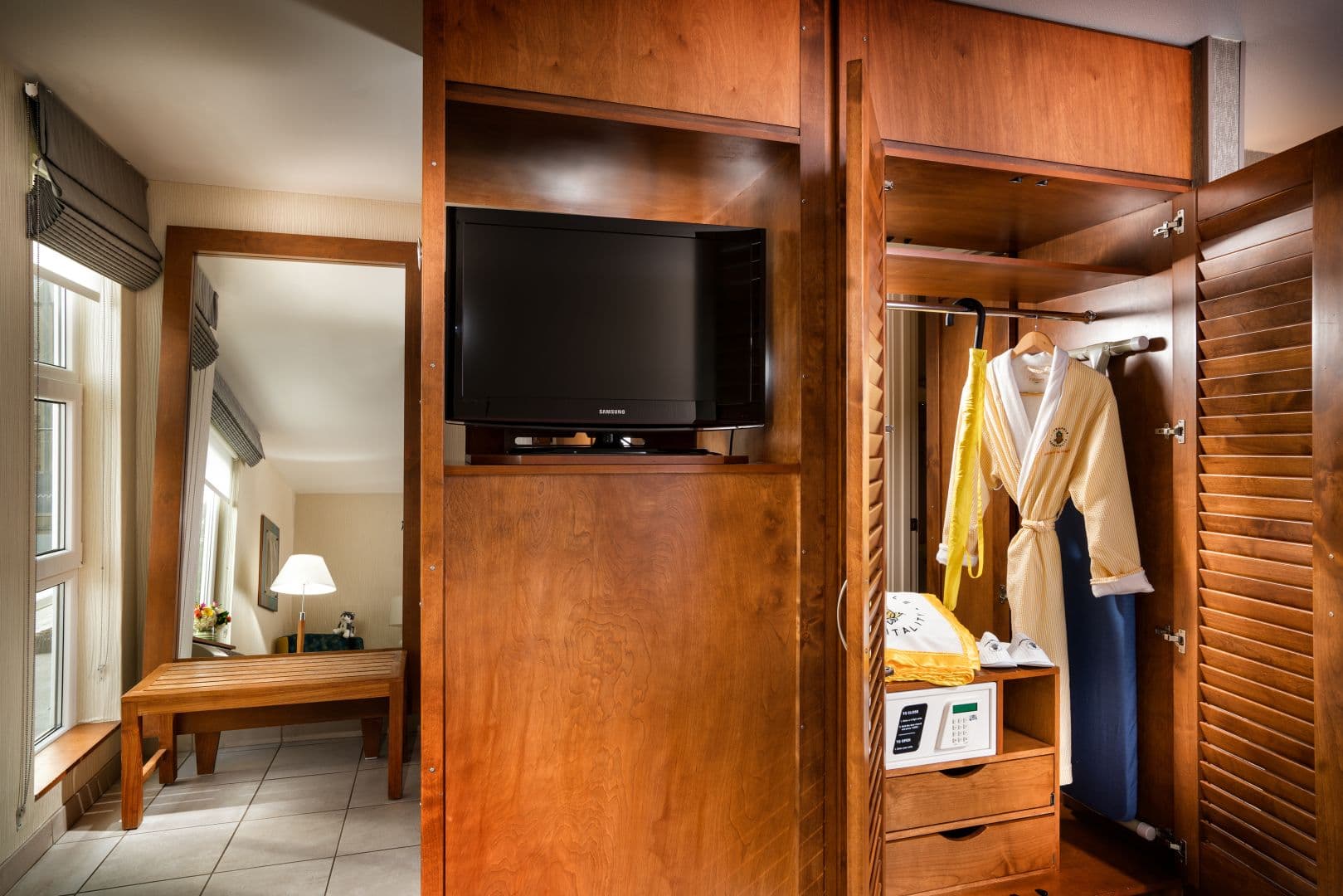 Staypineapple, Watertown, University District Seattle