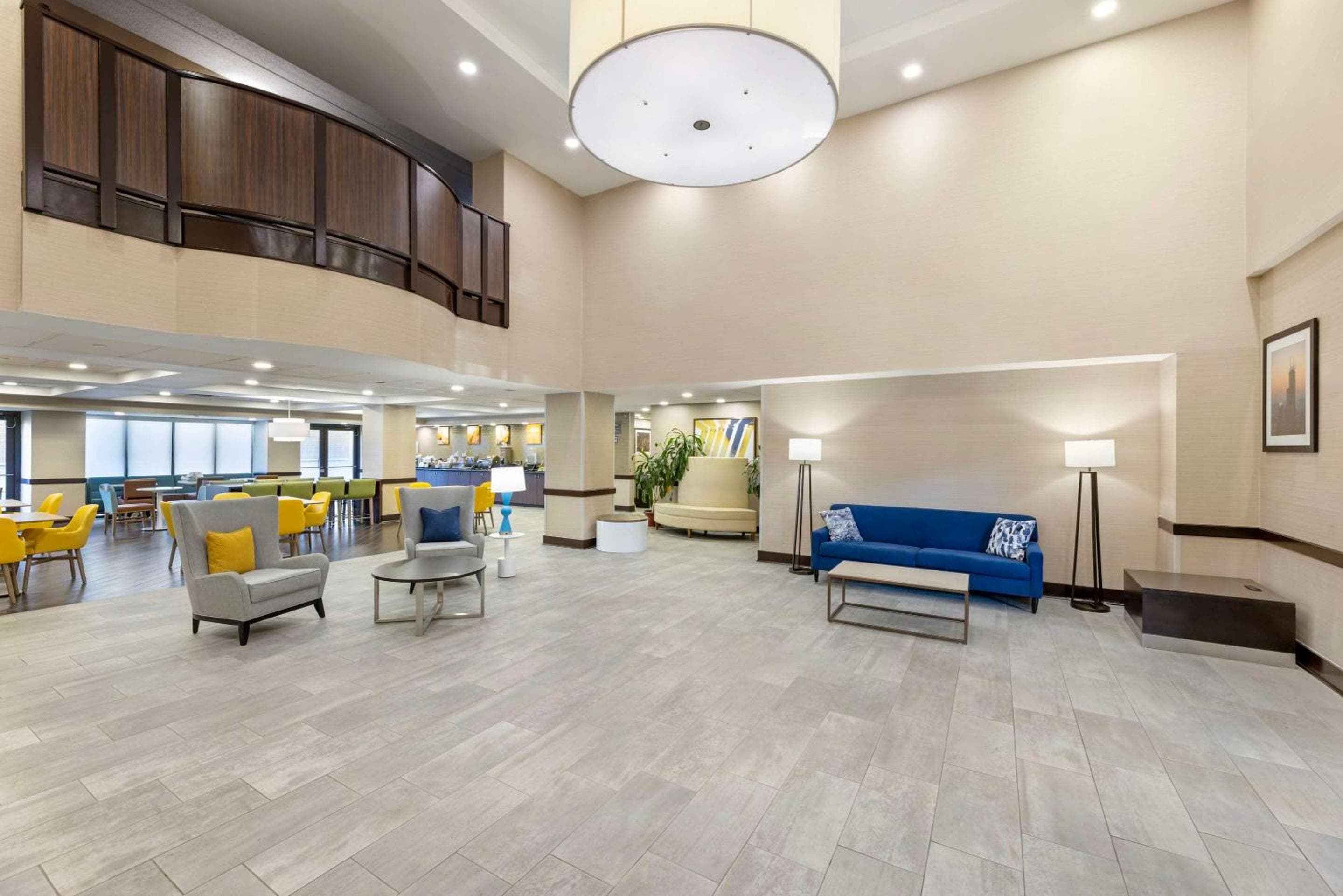 Comfort Inn & Suites Arlington Heights - Schaumburg