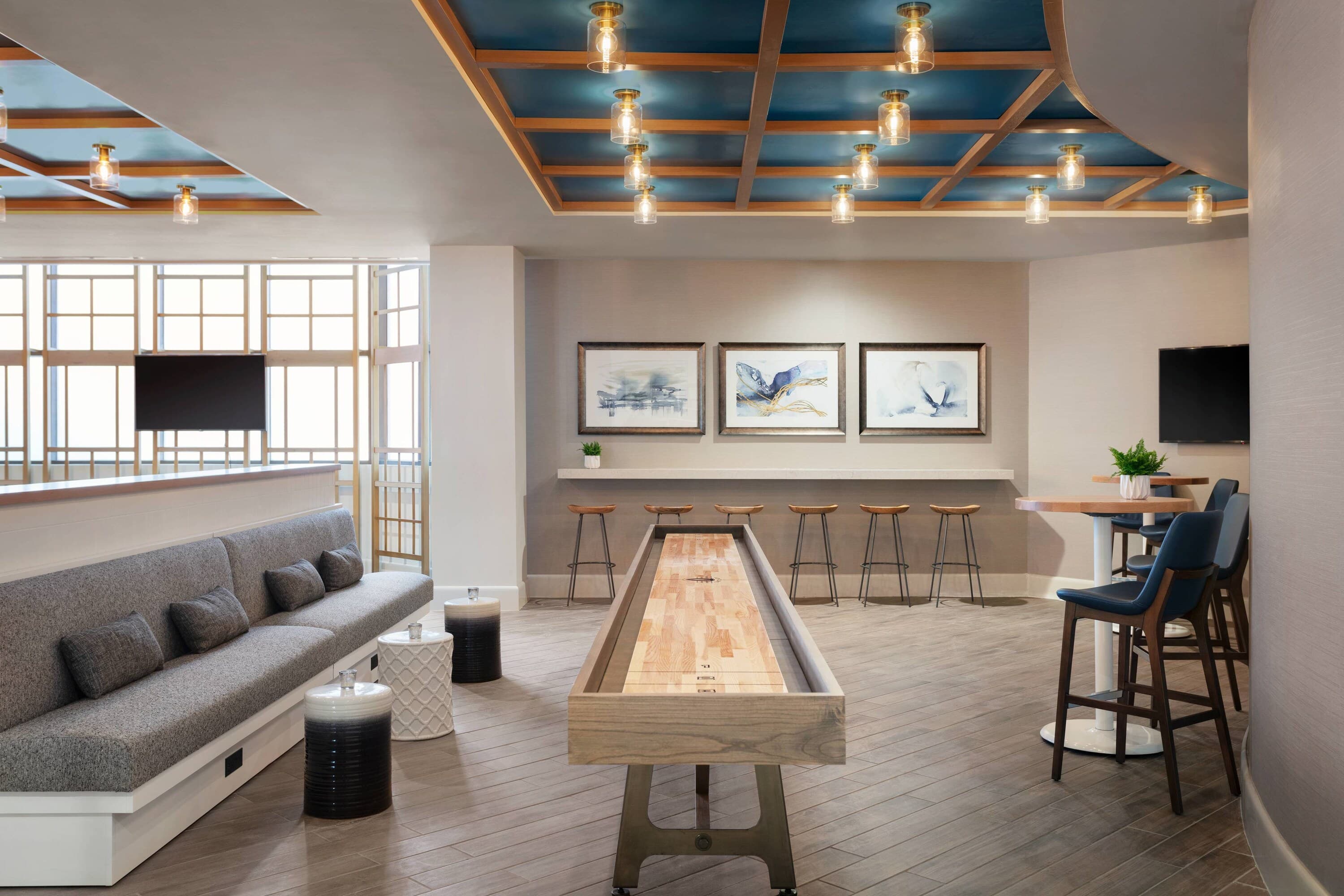 Delta Hotels by Marriott Virginia Beach Waterfront Suites