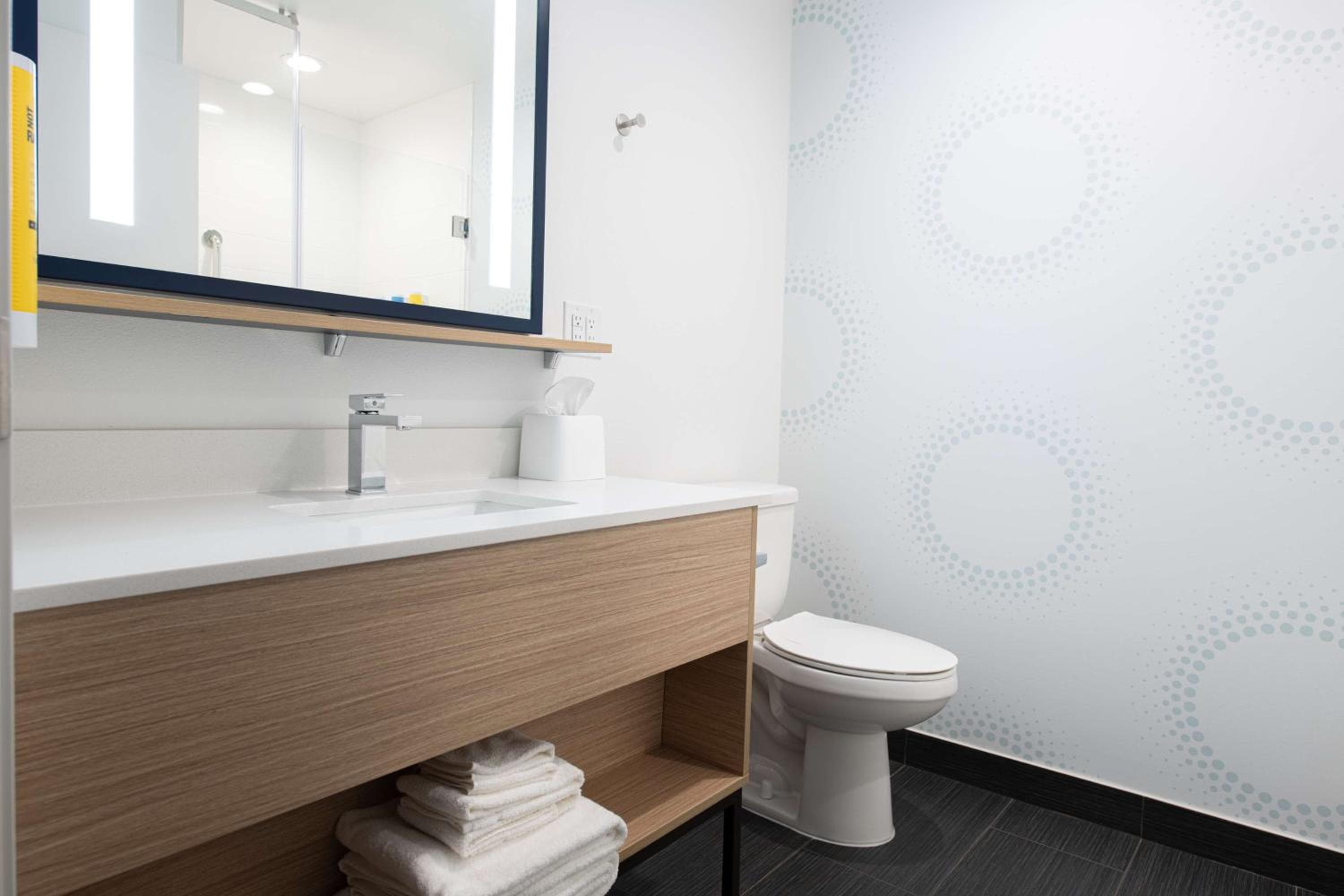 Tru by Hilton Lewisville Vista Ridge Mall