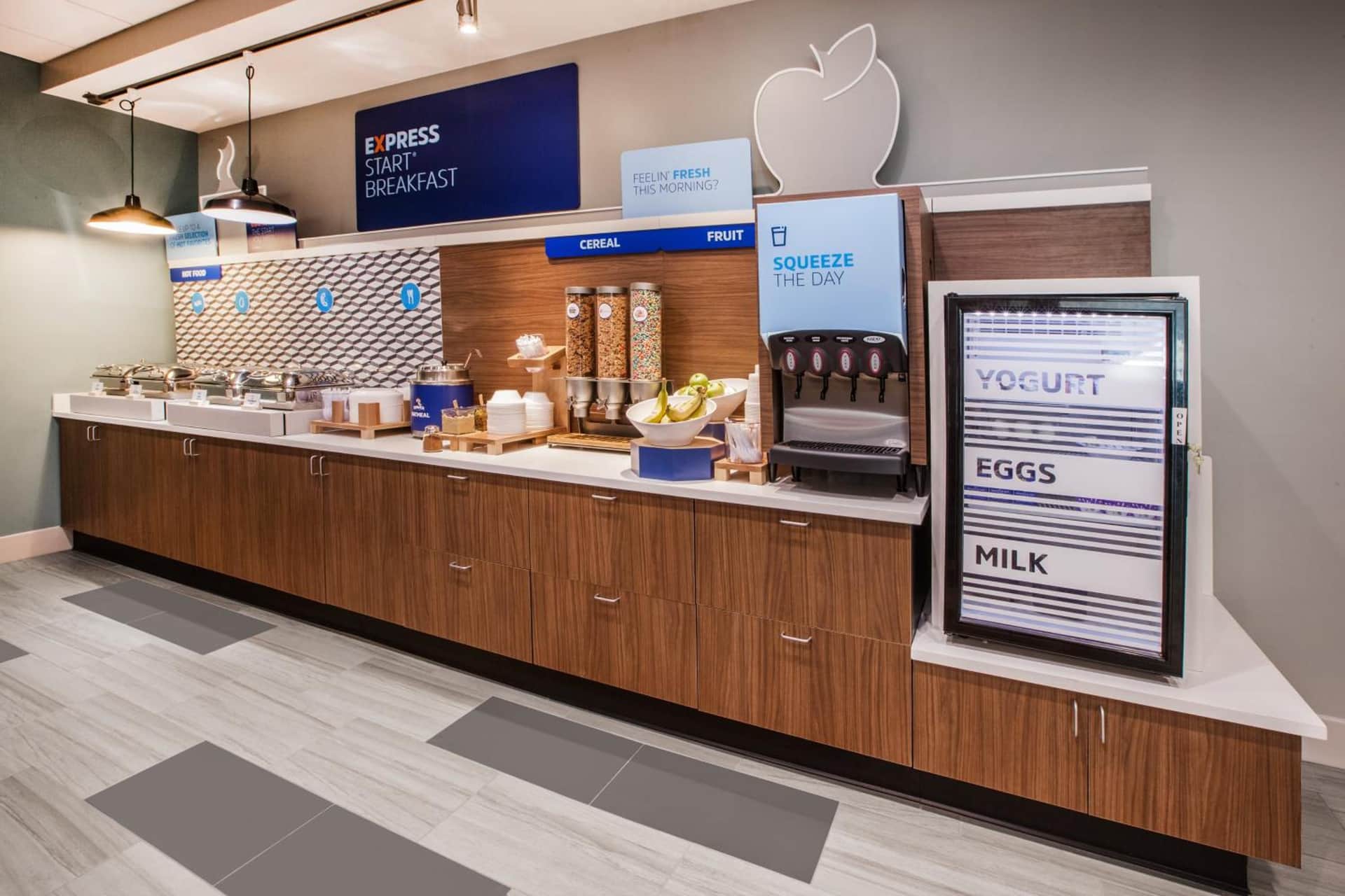 Holiday Inn Express & Suites - Naples Downtown - 5th Avenue