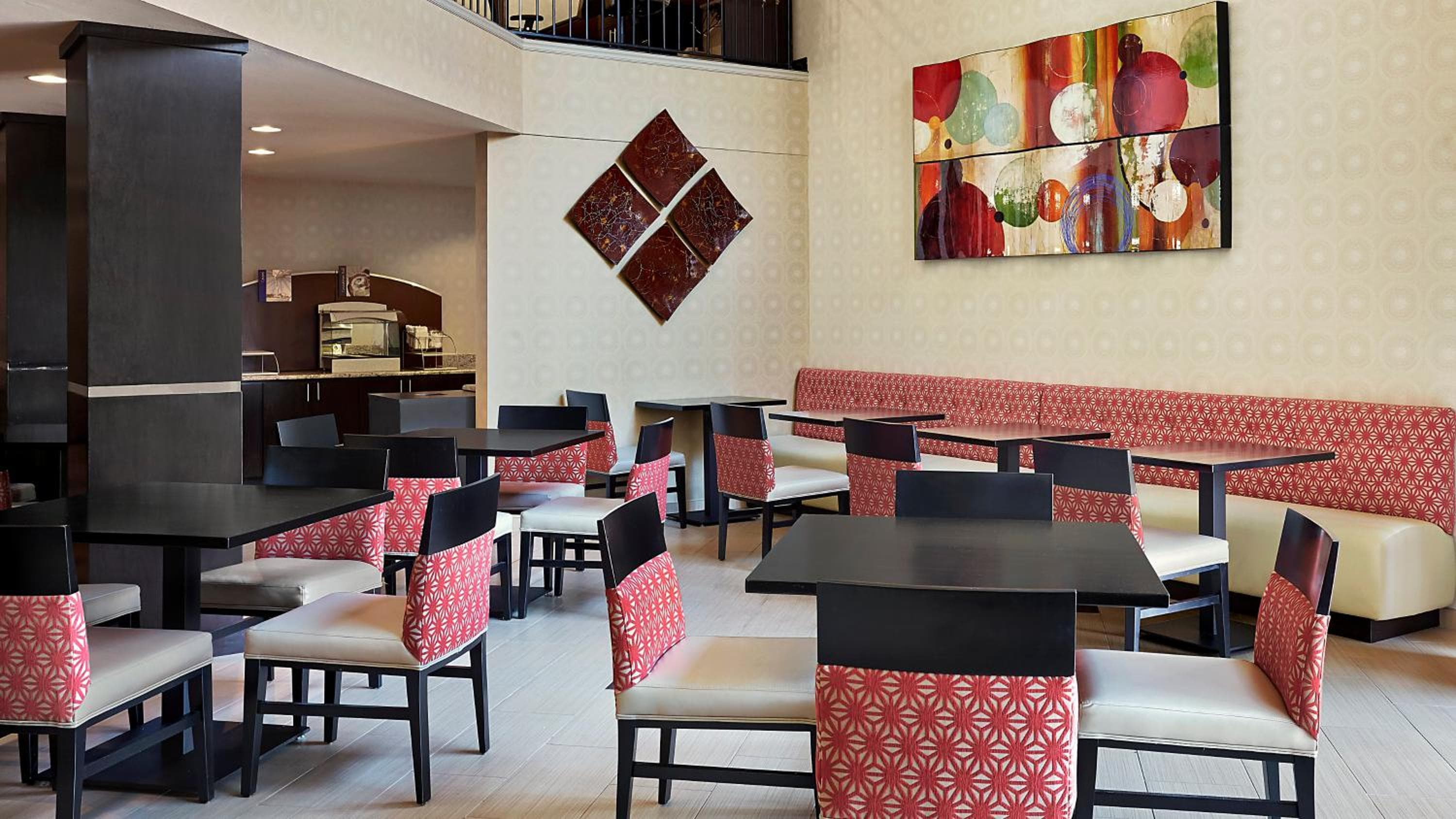 Holiday Inn Express & Suites - Naples Downtown - 5th Avenue