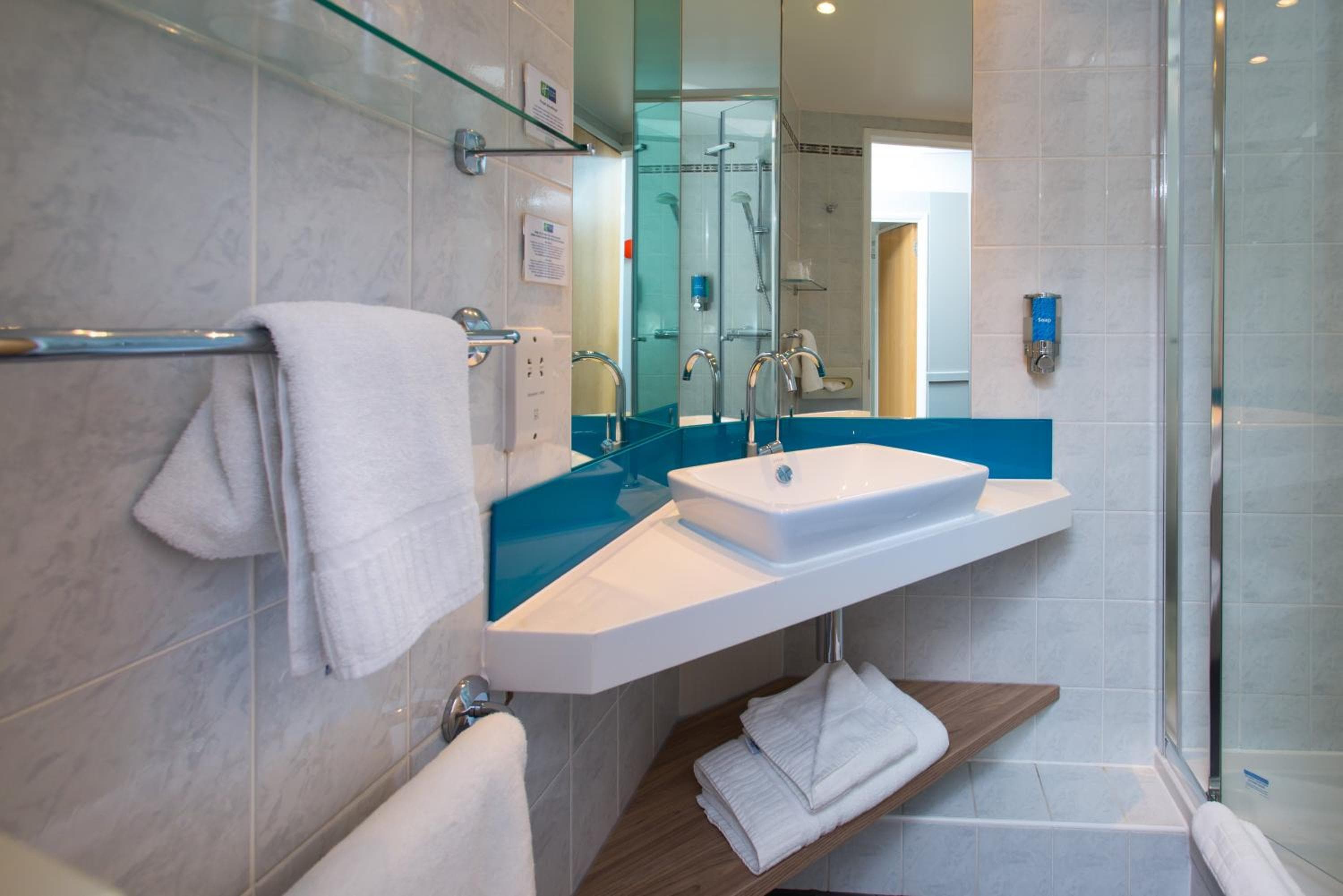 Holiday Inn Express - Milton Keynes by IHG