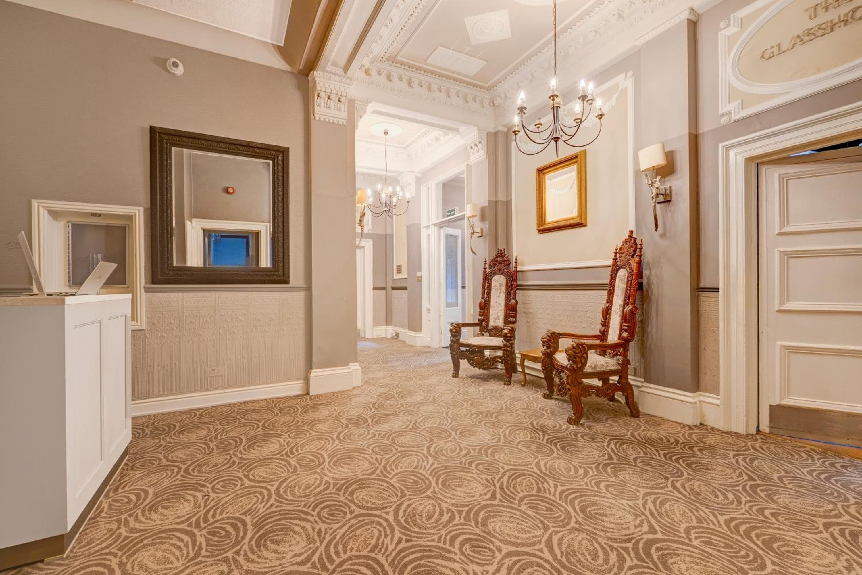 Liverpool Aigburth Sefton Park Hotel By Belvilla