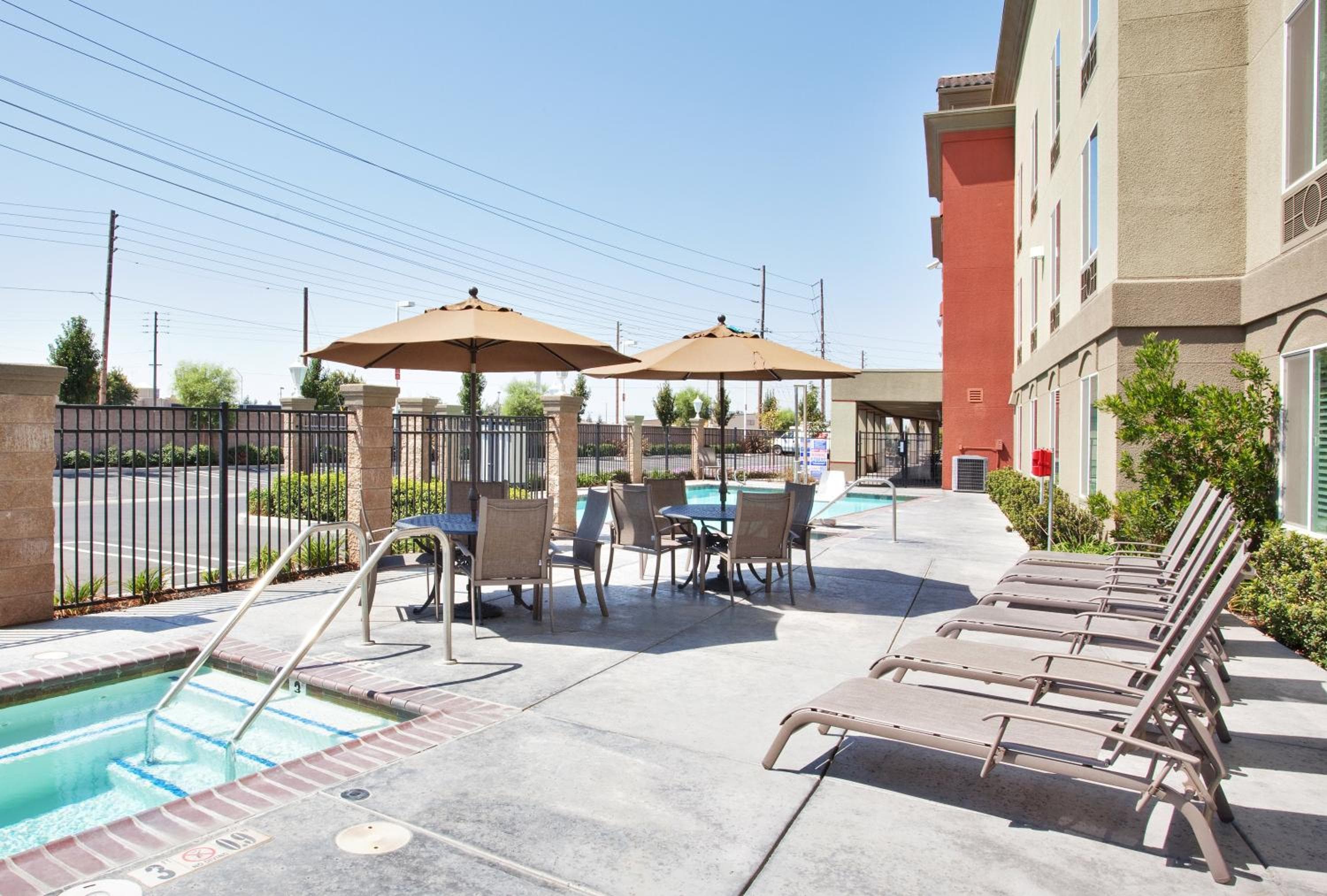 Holiday Inn Express & Suites Modesto