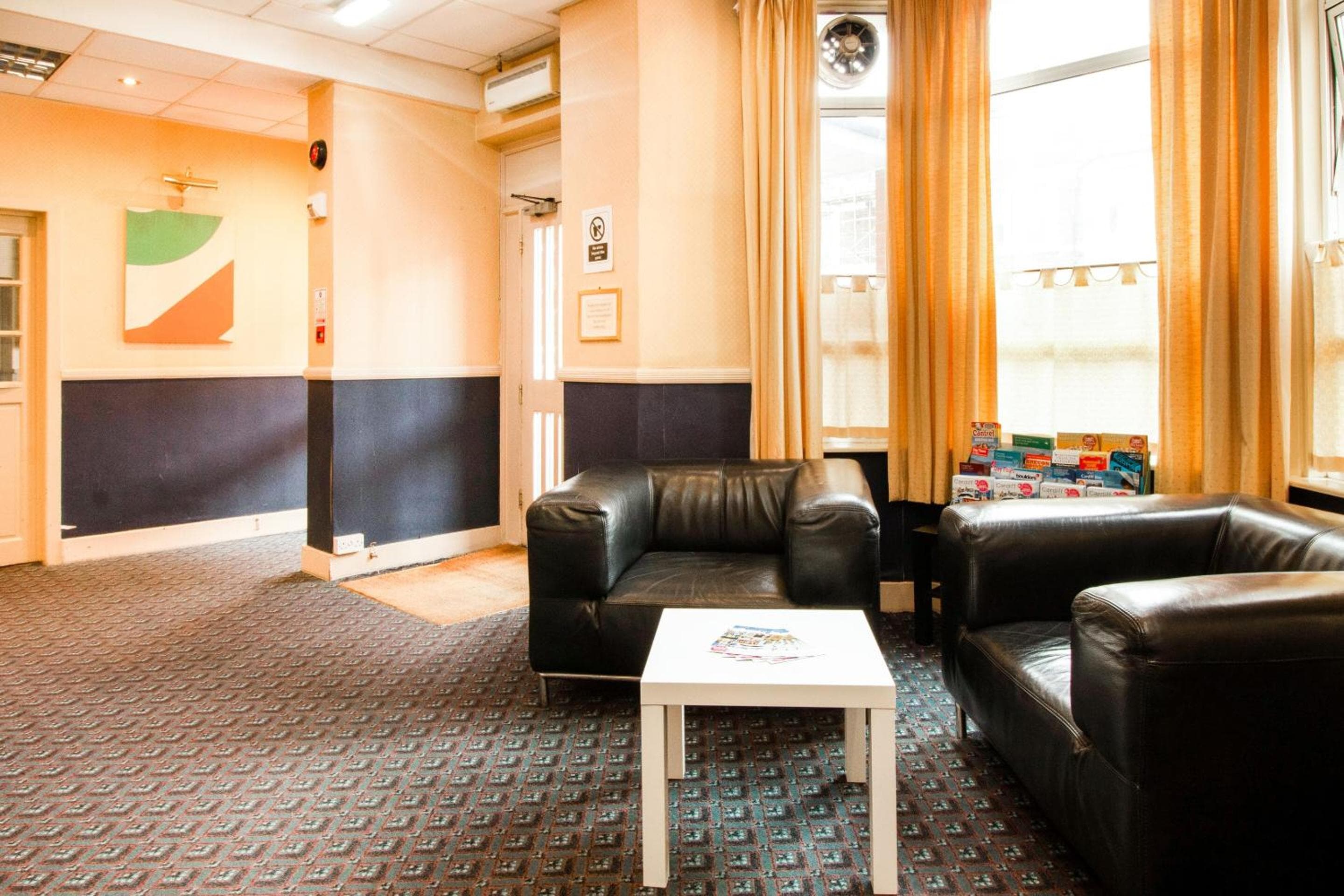 Cardiff Central Hotel by Belvilla