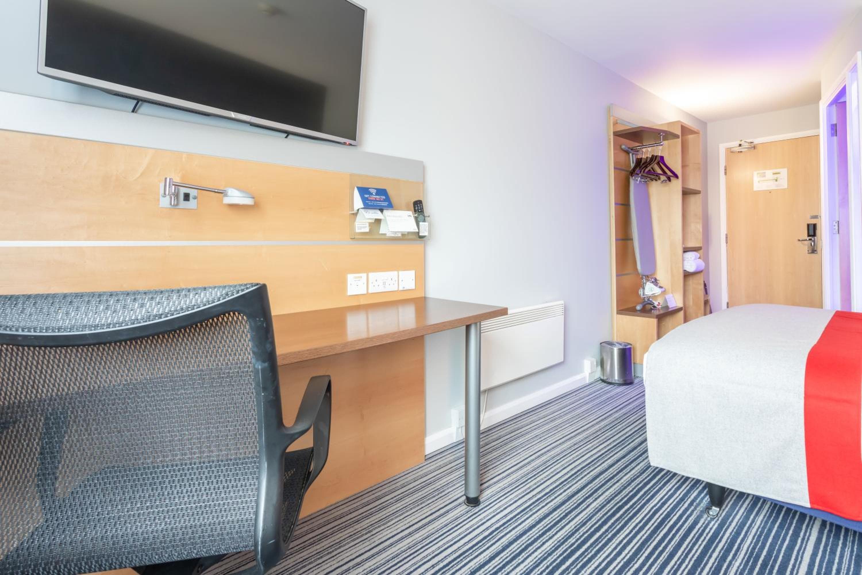 Holiday Inn Express - Dunfermline