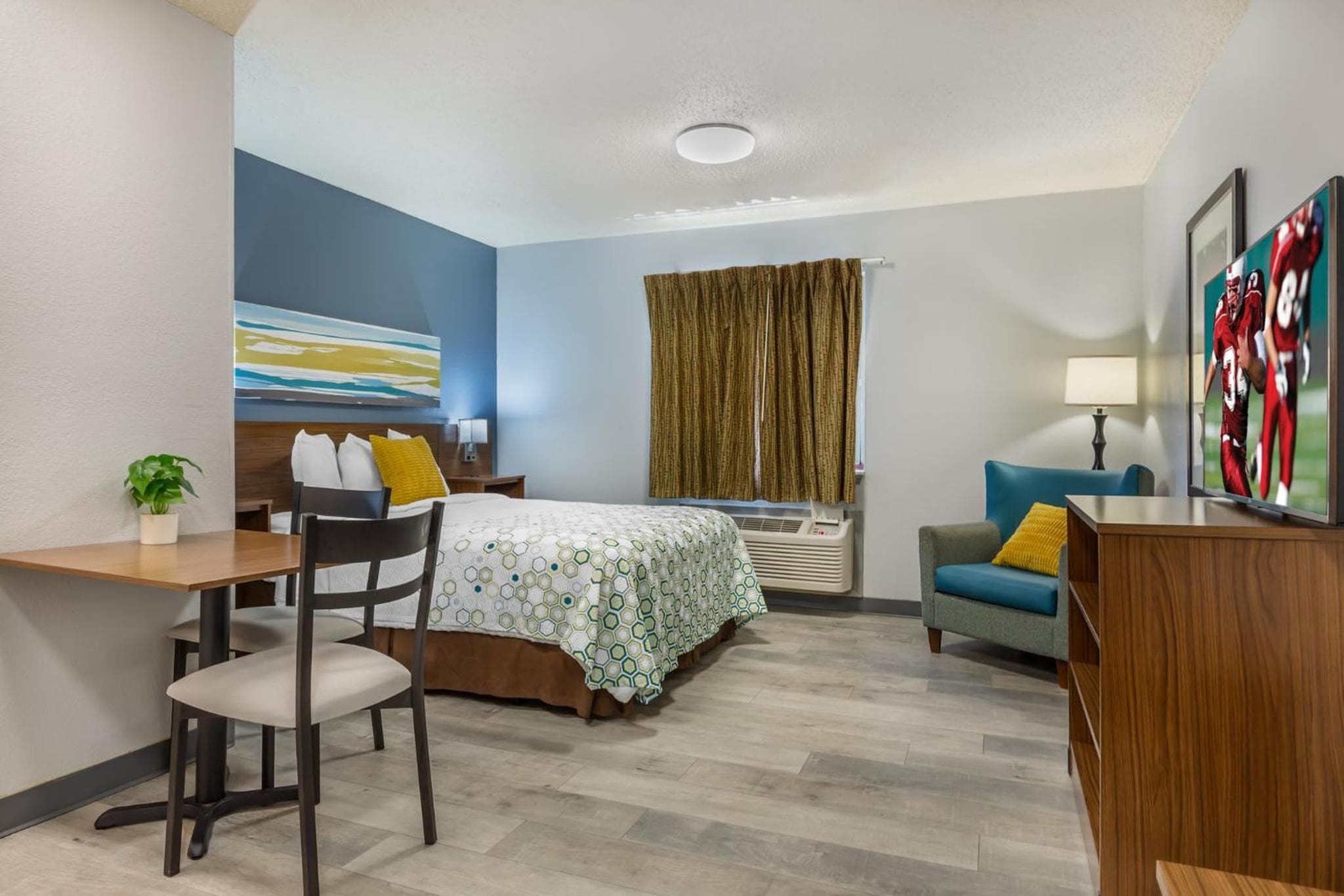 HomeTowne Studios & Suites by Red Roof Greensboro