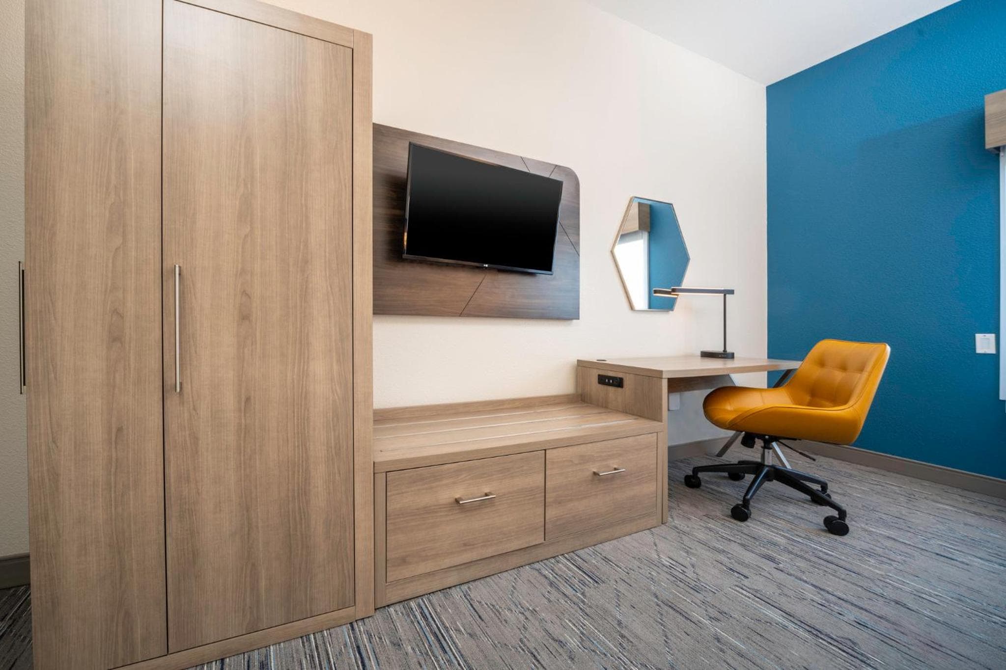 Holiday Inn Express and Suites Atlanta-Johns Creek by IHG