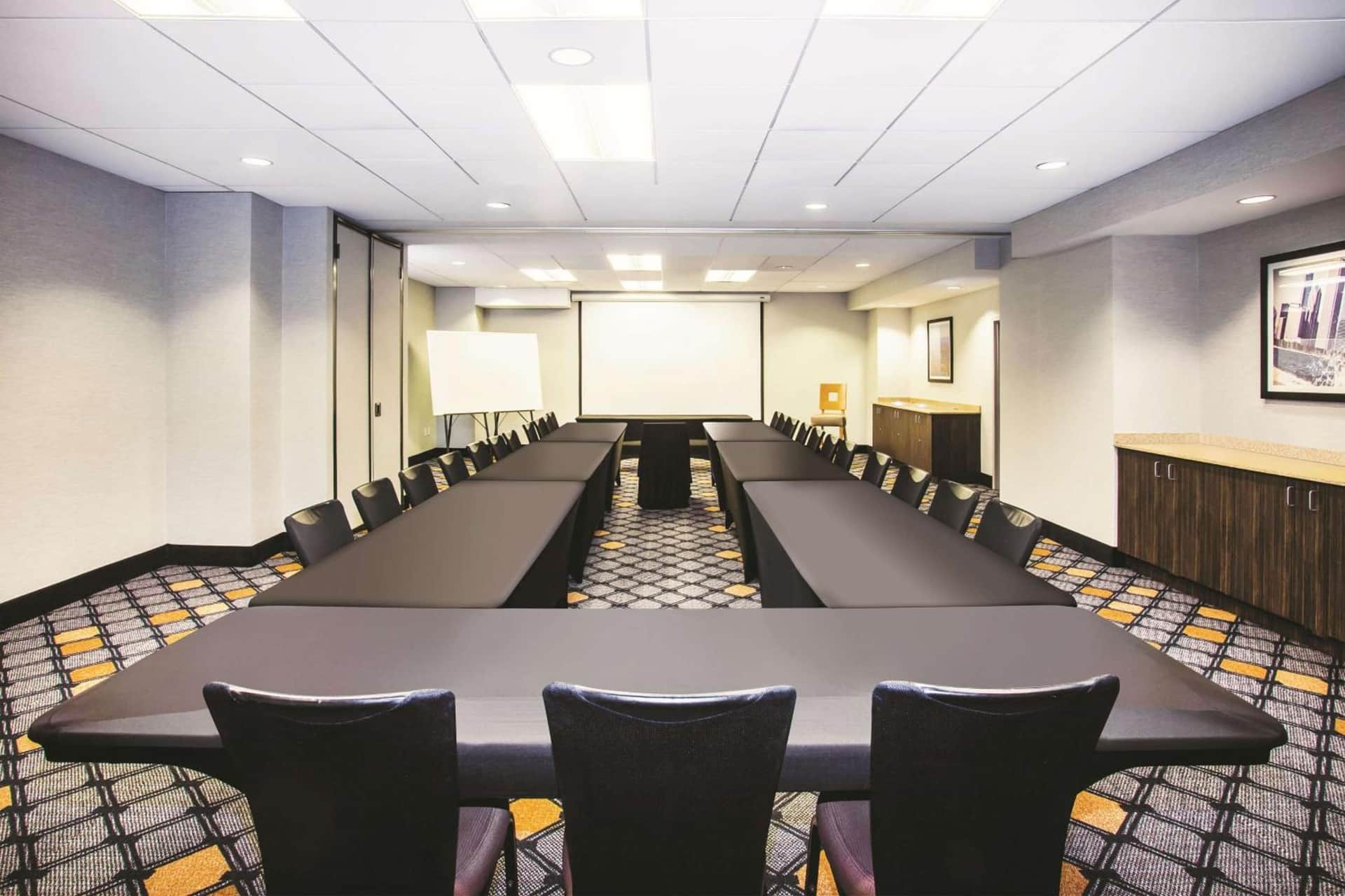 La Quinta Inn & Suites by Wyndham Chicago Downtown