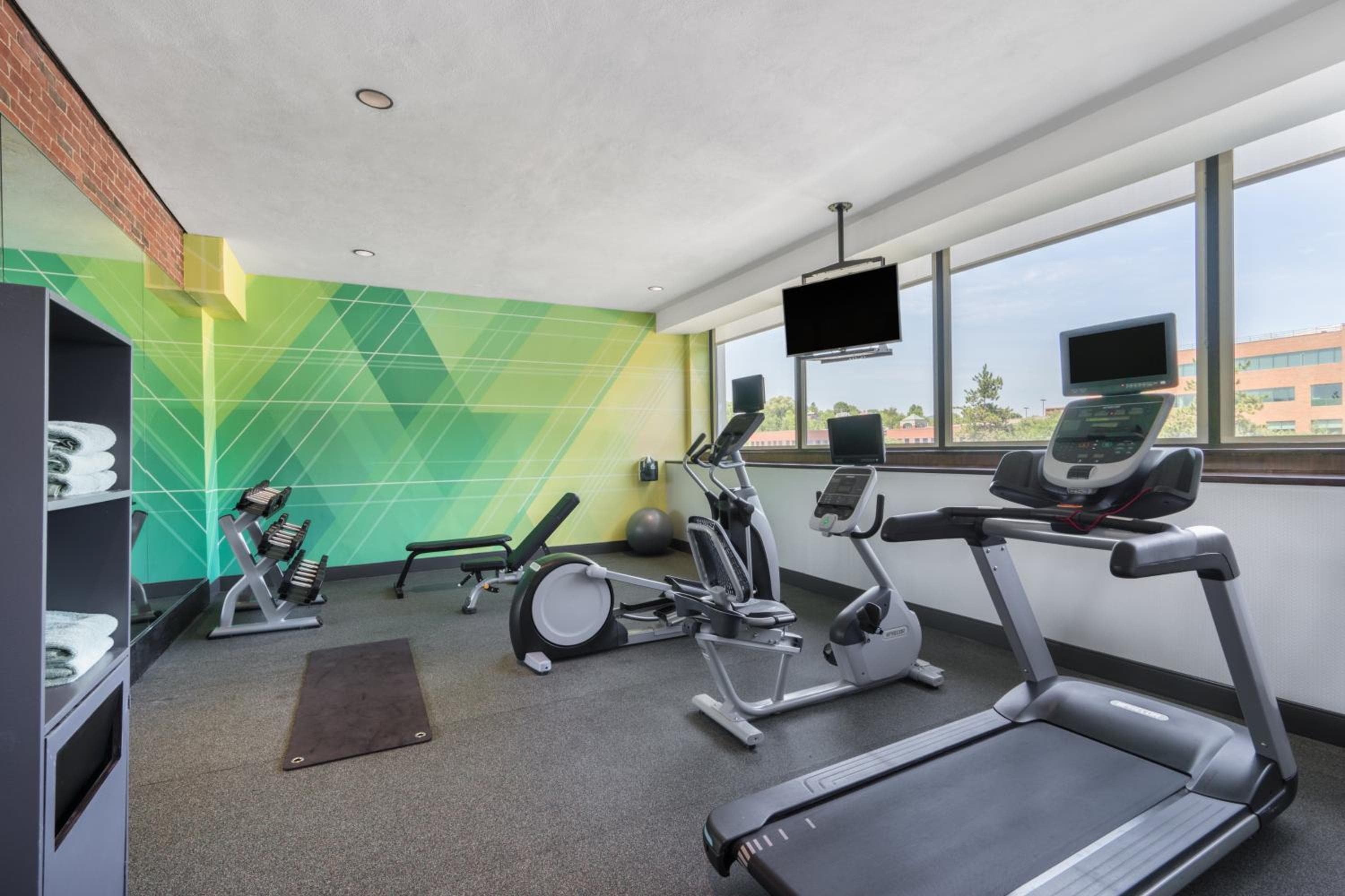 Holiday Inn and Suites Pittsfield-Berkshires